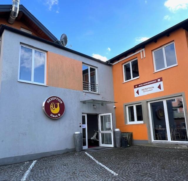 Kleine Tweepersoonskamer met 1 of 2 Bedden
