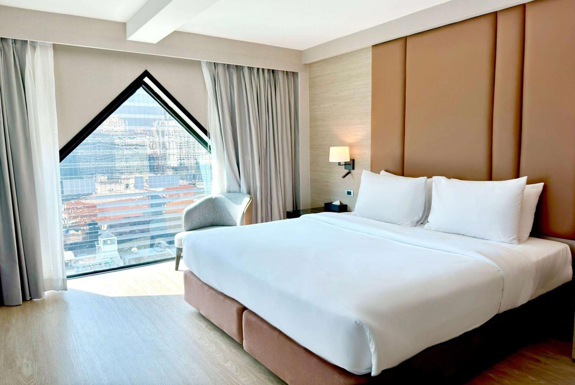 Executive King Suite Non-Smoking