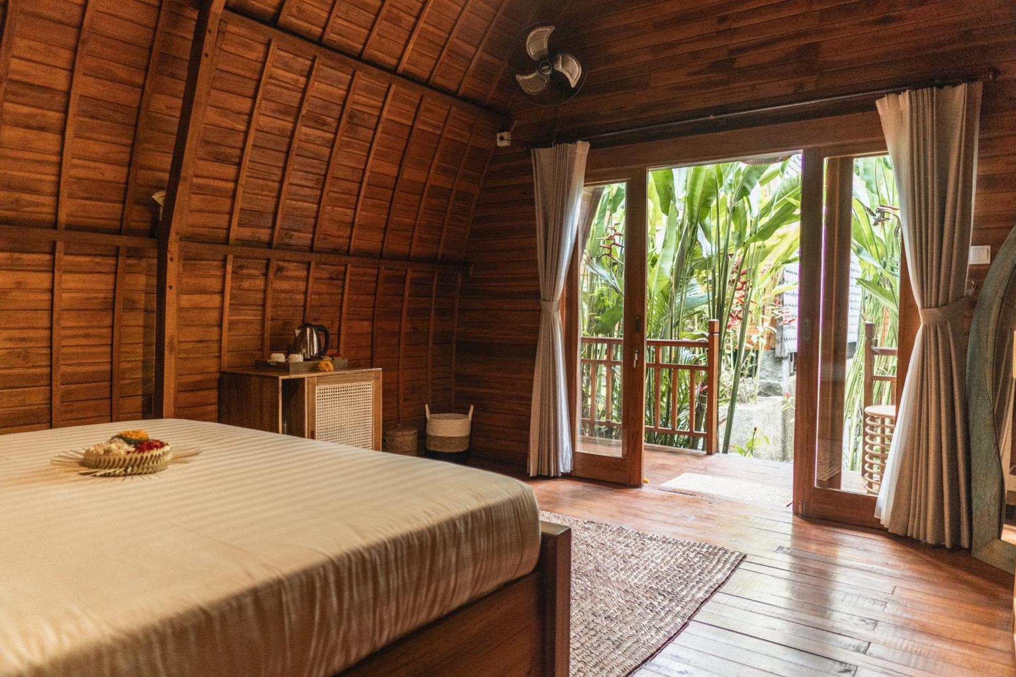 King Room Garden View