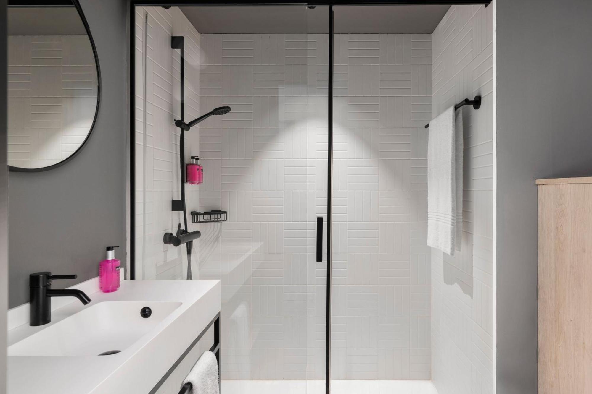 Moxy Mega Sleeper Executive Kamer - Toegang tot de Lounge