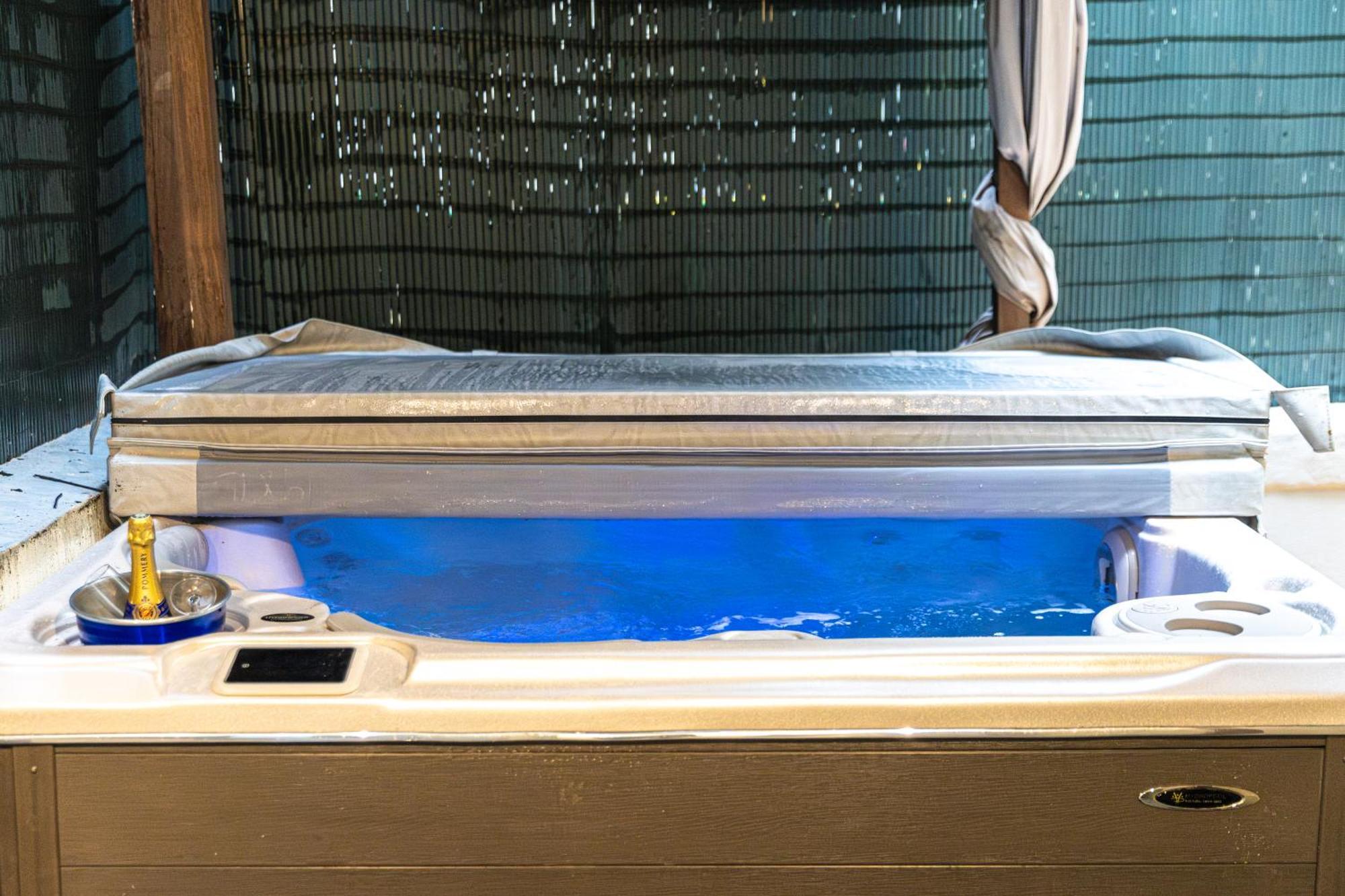 Spa Bath Suite Terrace