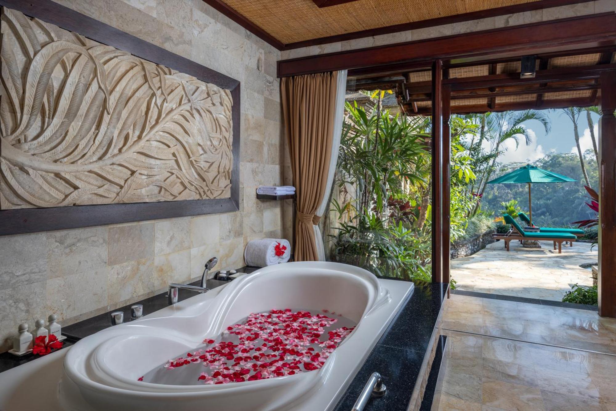 Royal Pool Villa 1 hour Massage