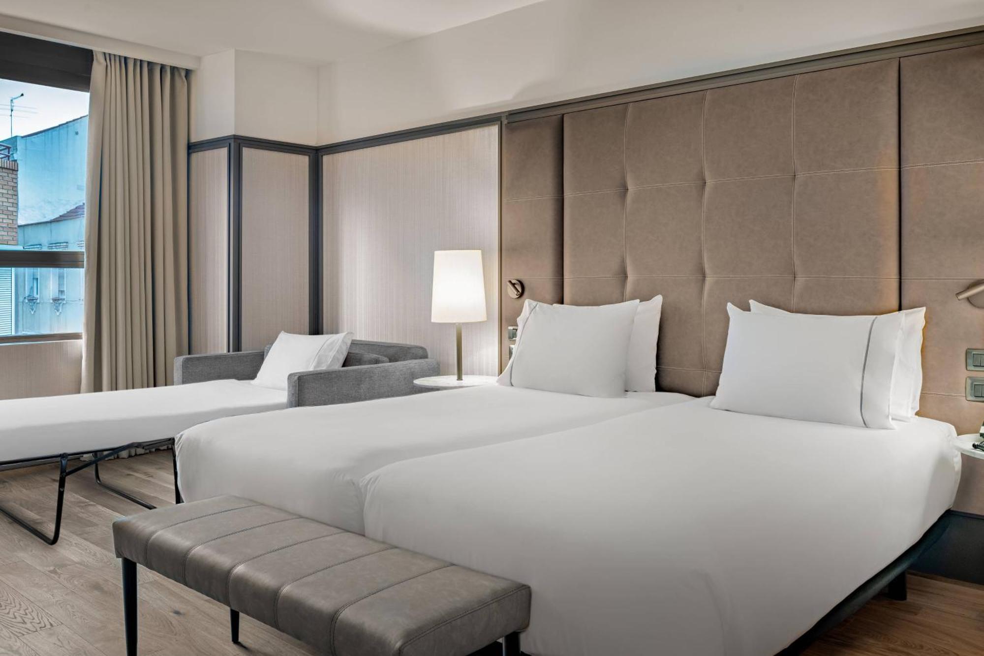 Triple Room Twin Beds Sofa Bed