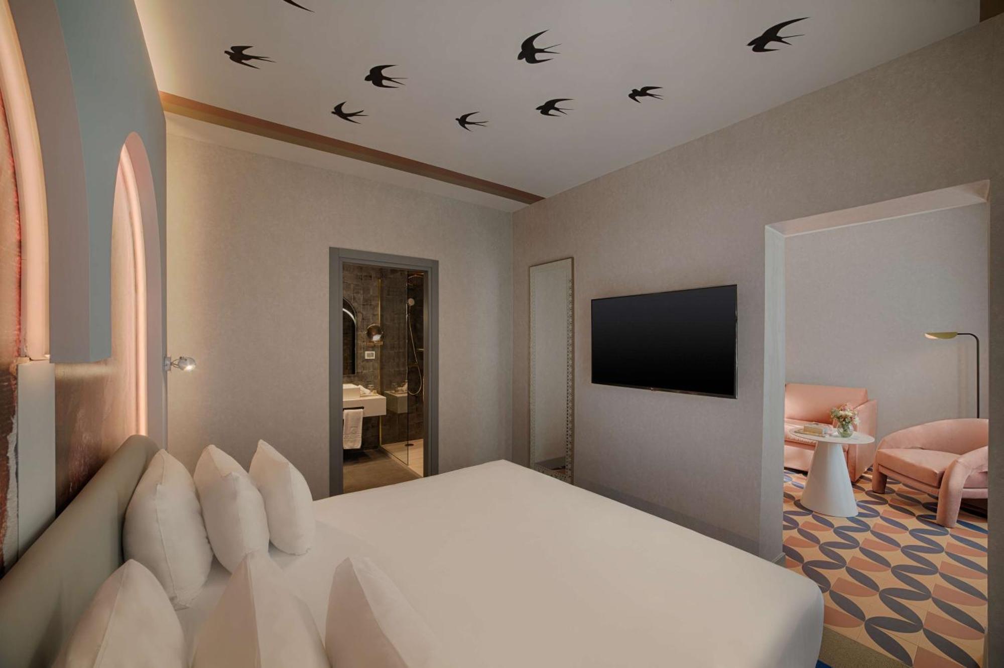 Nhow Family Room with Extra Bed (4 Adults)