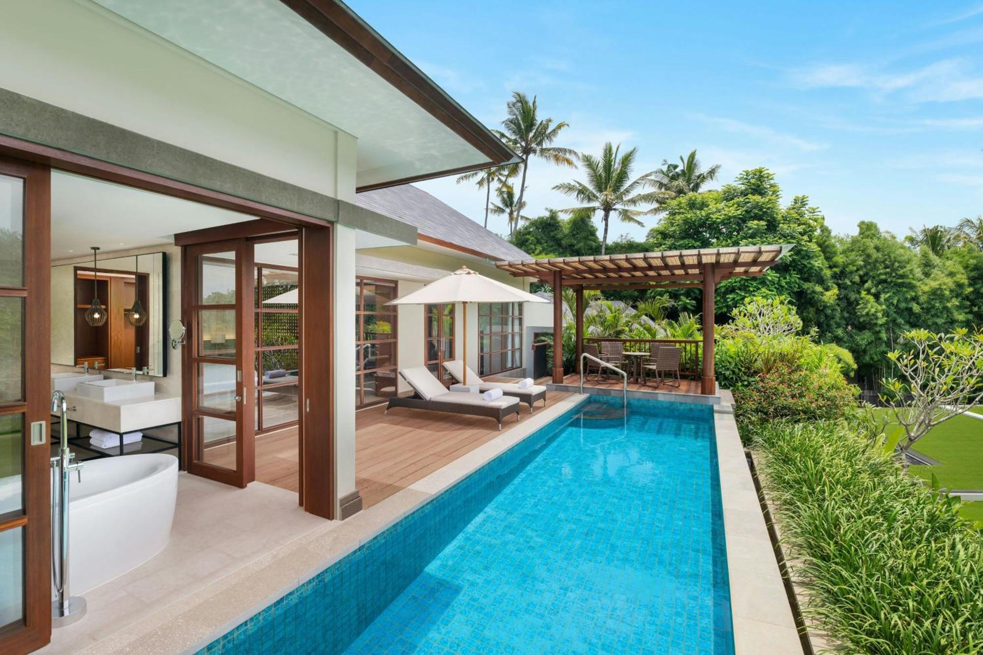Villa 1 King Bed Resort View Balcony 1x Afternoon Tea per 2 Pax Access to the Farm Family Activities Daily Yoga Daily Aquacise 24-Hour Access to the Westin WORKOUT®️ Fitness Studio