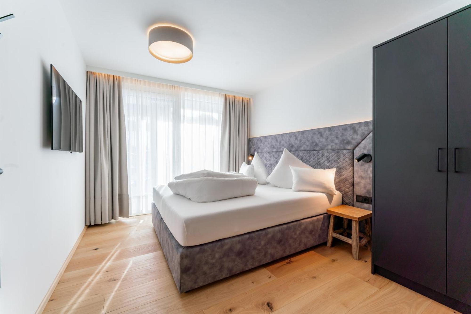 Four-Bedroom Suite Apartment