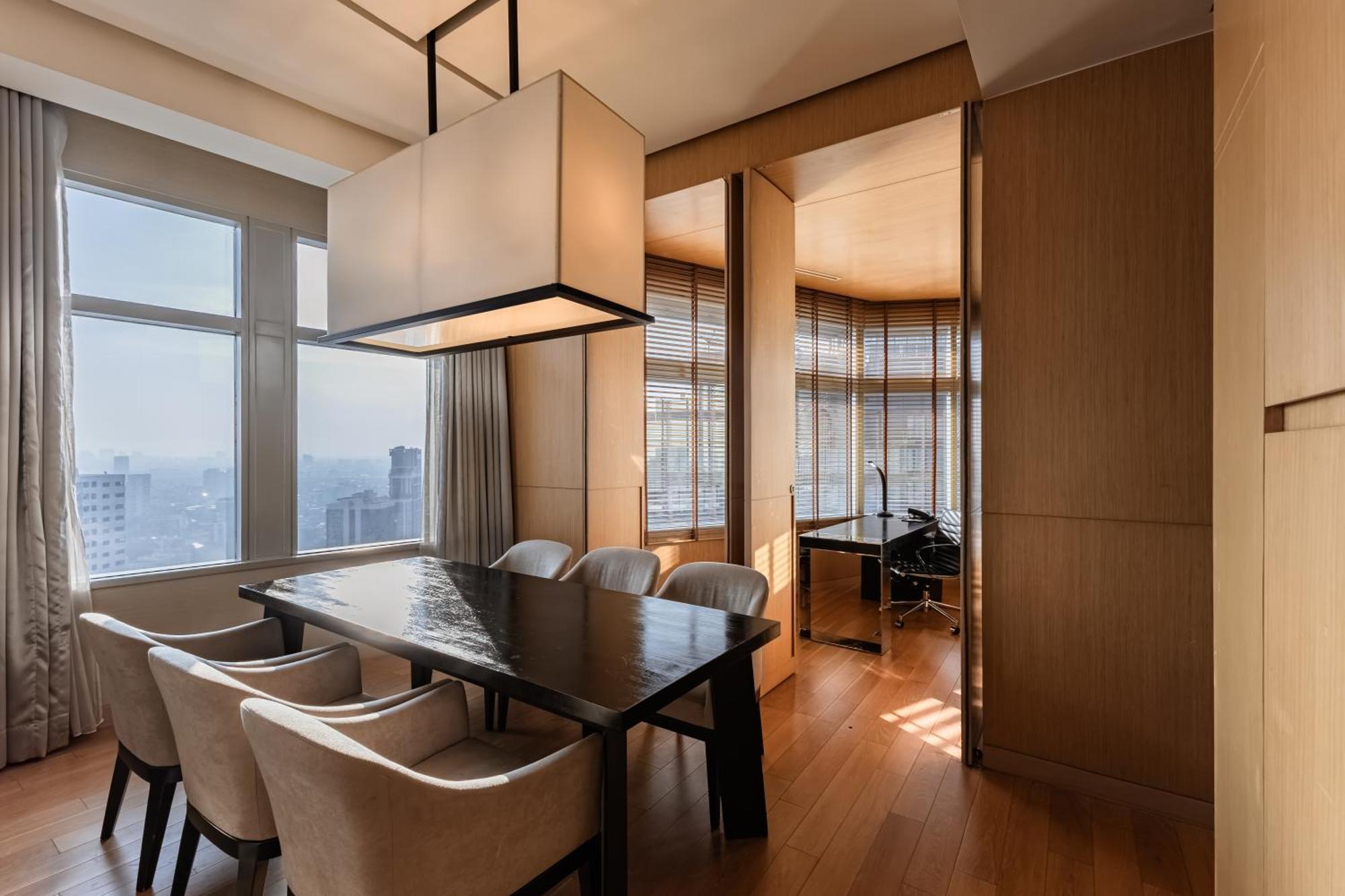 Two-Bedroom Presidential Suite High Floor or Executive Lounge Access