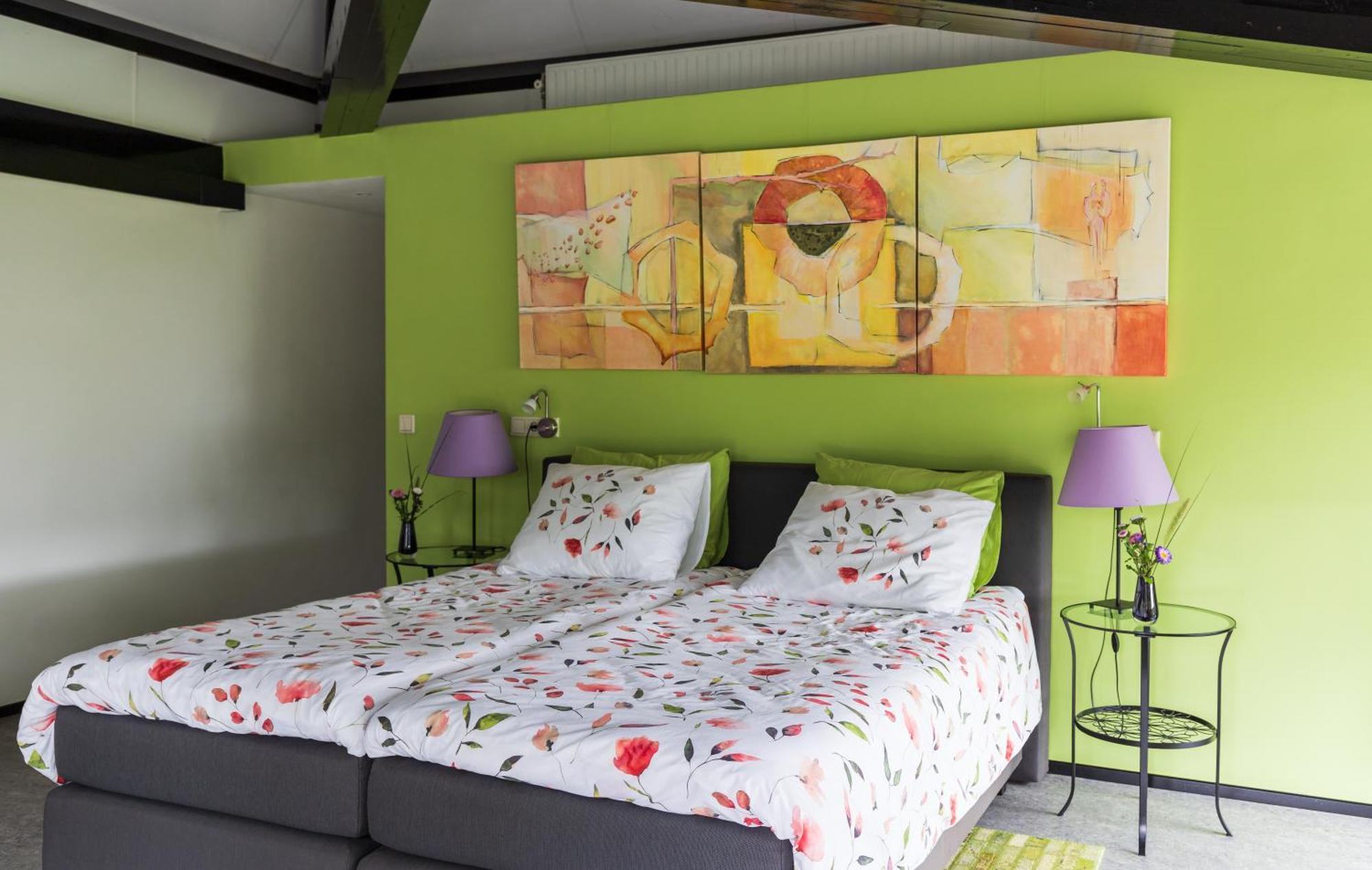 Kamer met Kingsize Bed en Uitzicht op de Tuin
