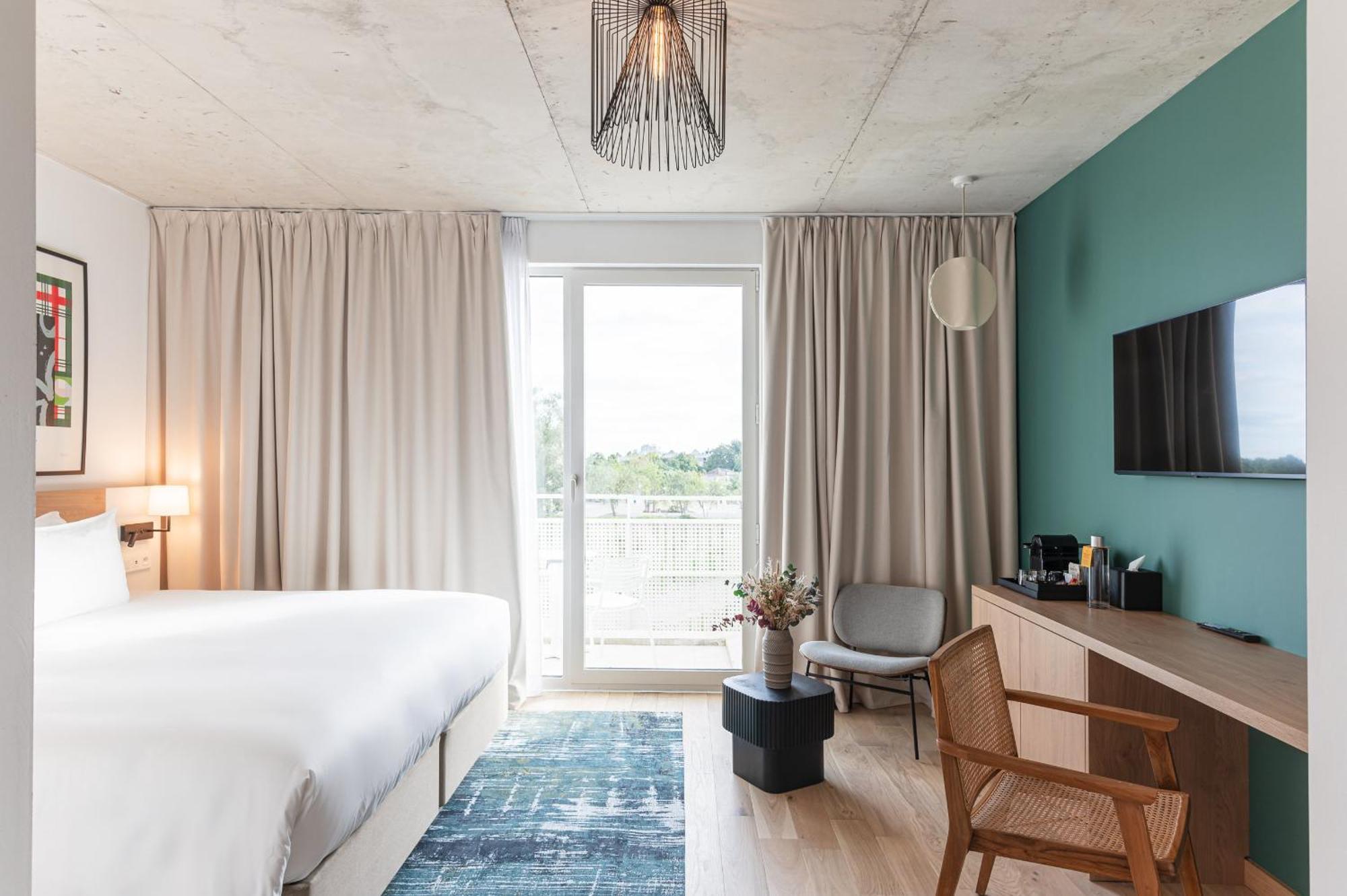 Super Standaard Kamer met Kingsize Bed en Balkon