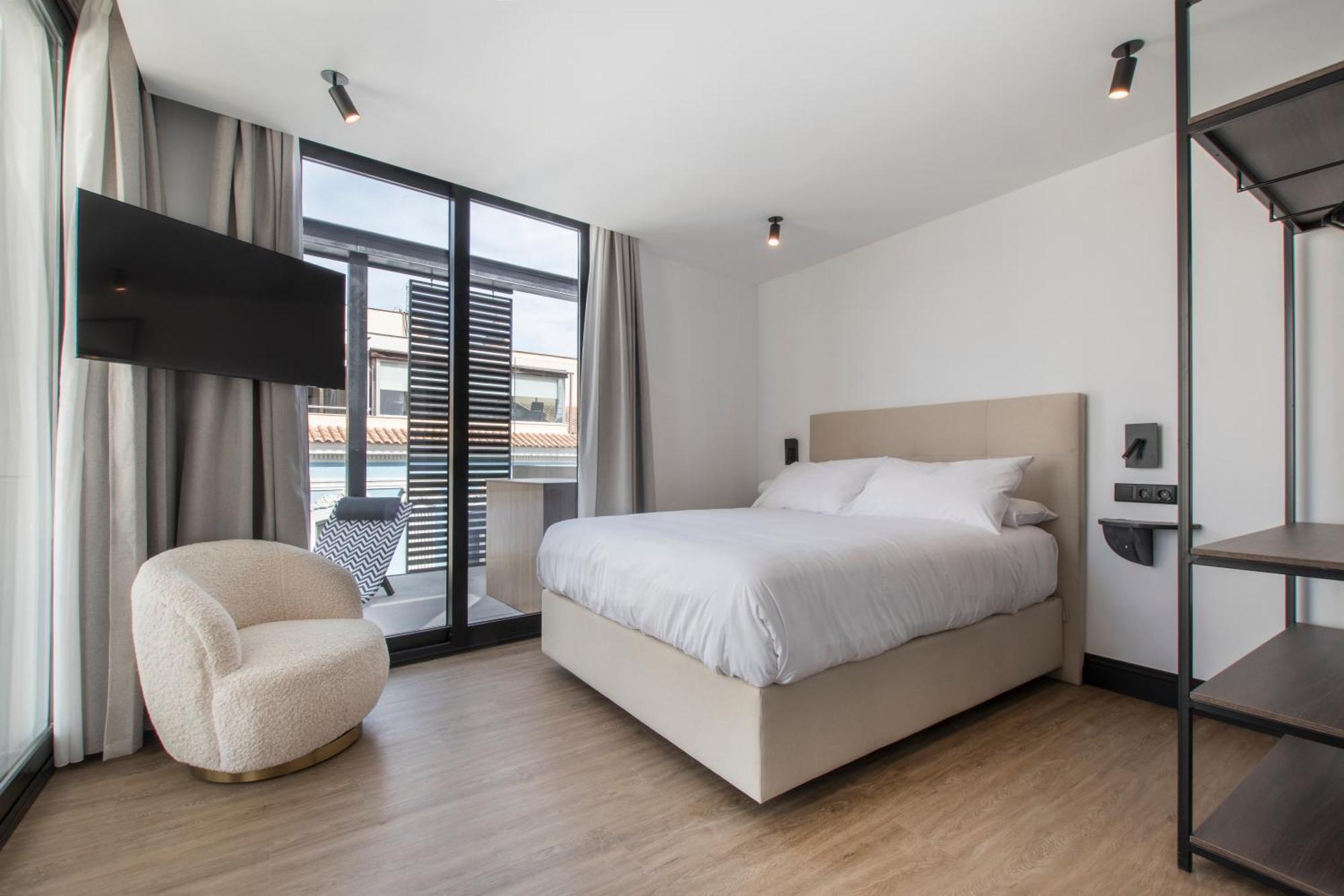 Two-Bedroom Apartment Pool
