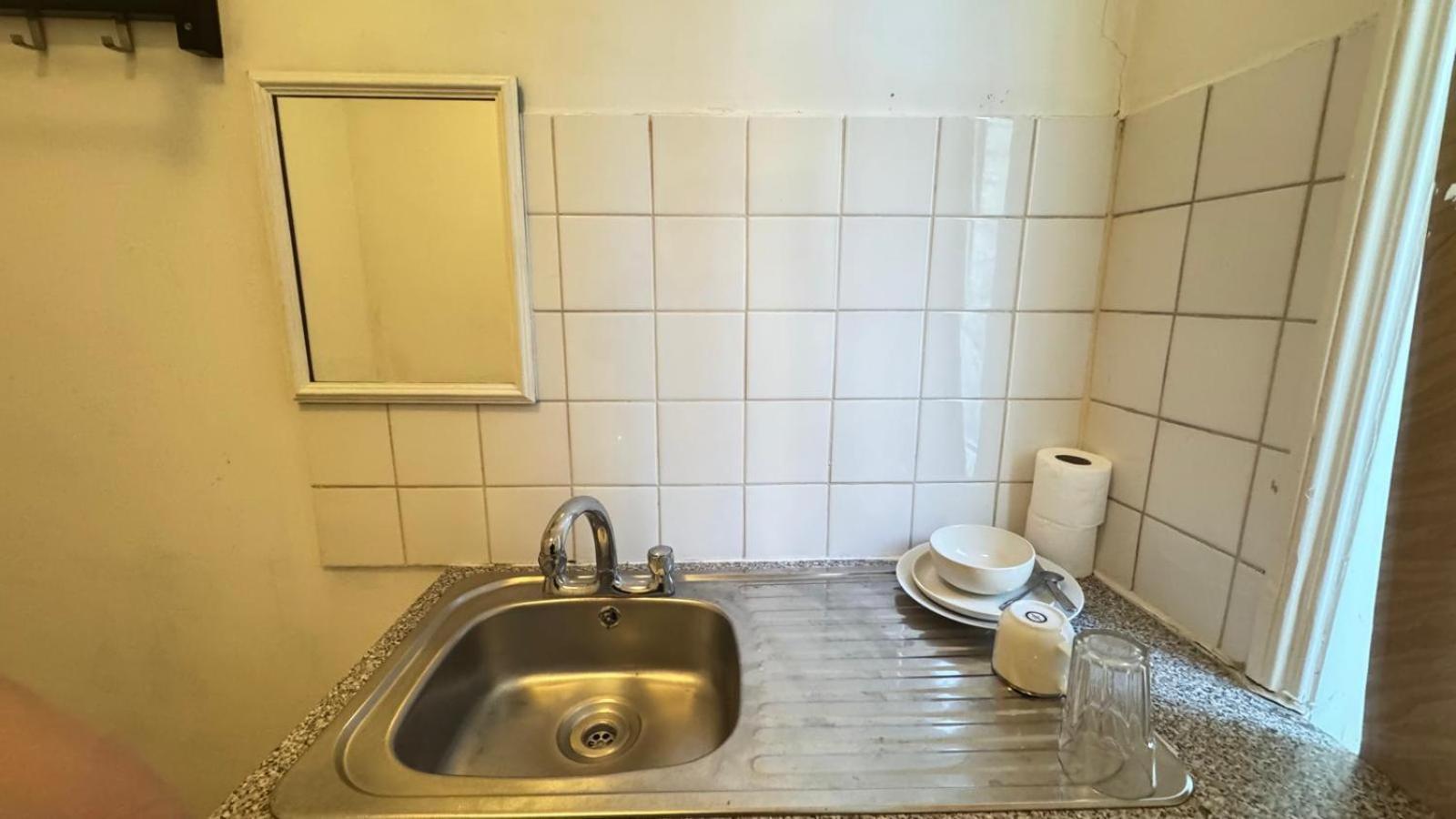 Eenpersoonskamer met Gedeelde Badkamer