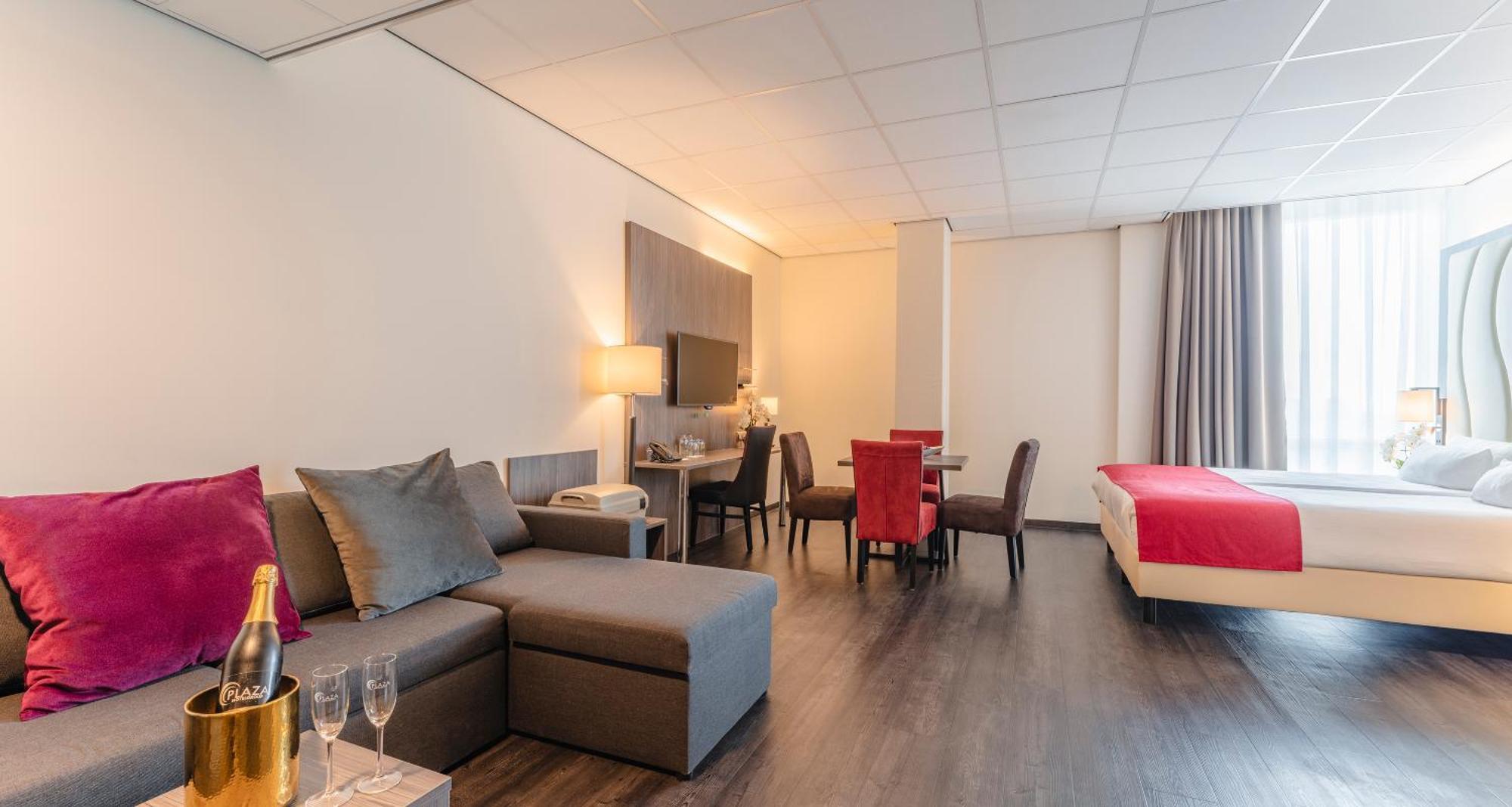 Comfort Tweepersoonskamer met 2 Aparte Bedden en een Slaapbank - Kitchenette