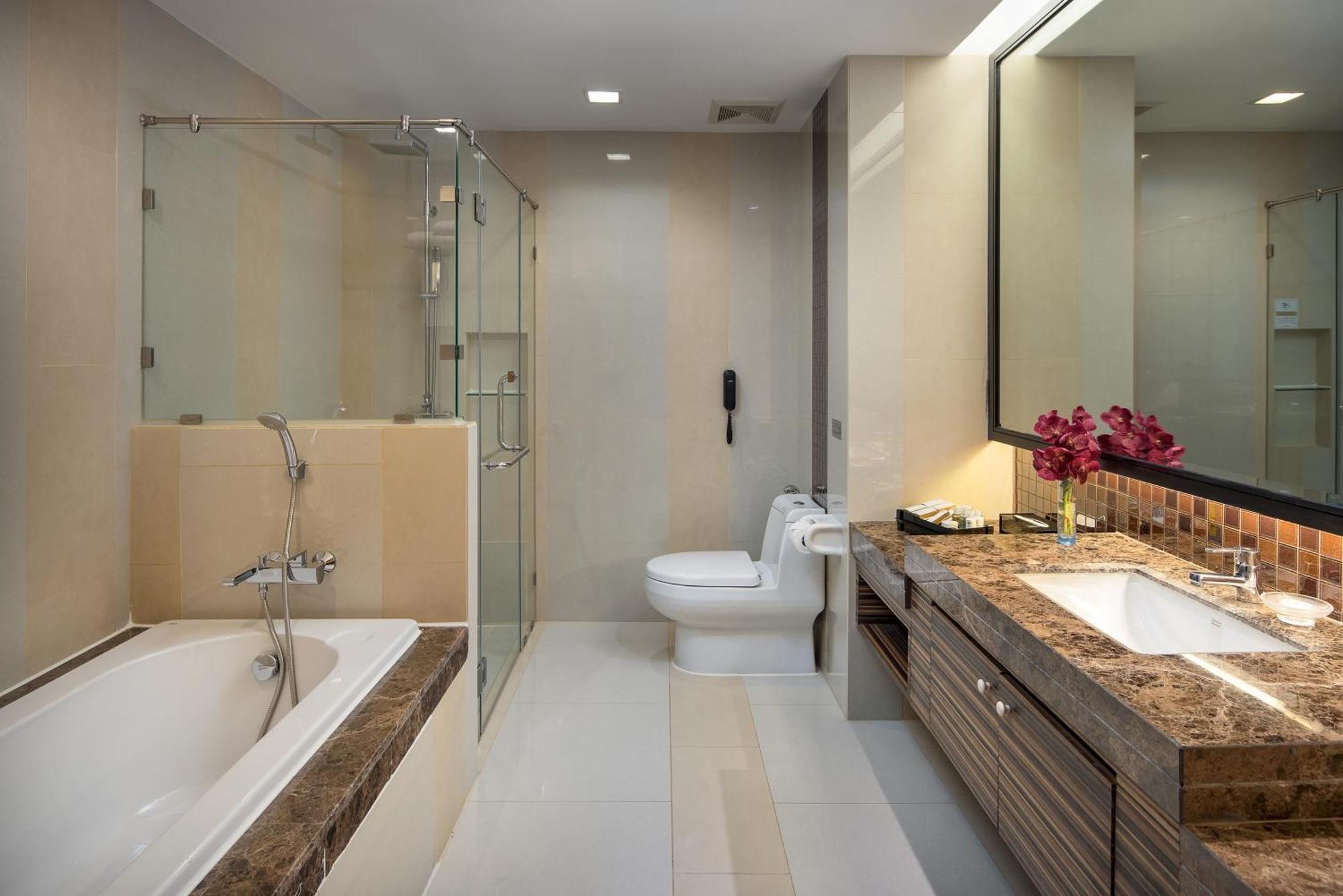 Luxury Quadruple Room Main Tower