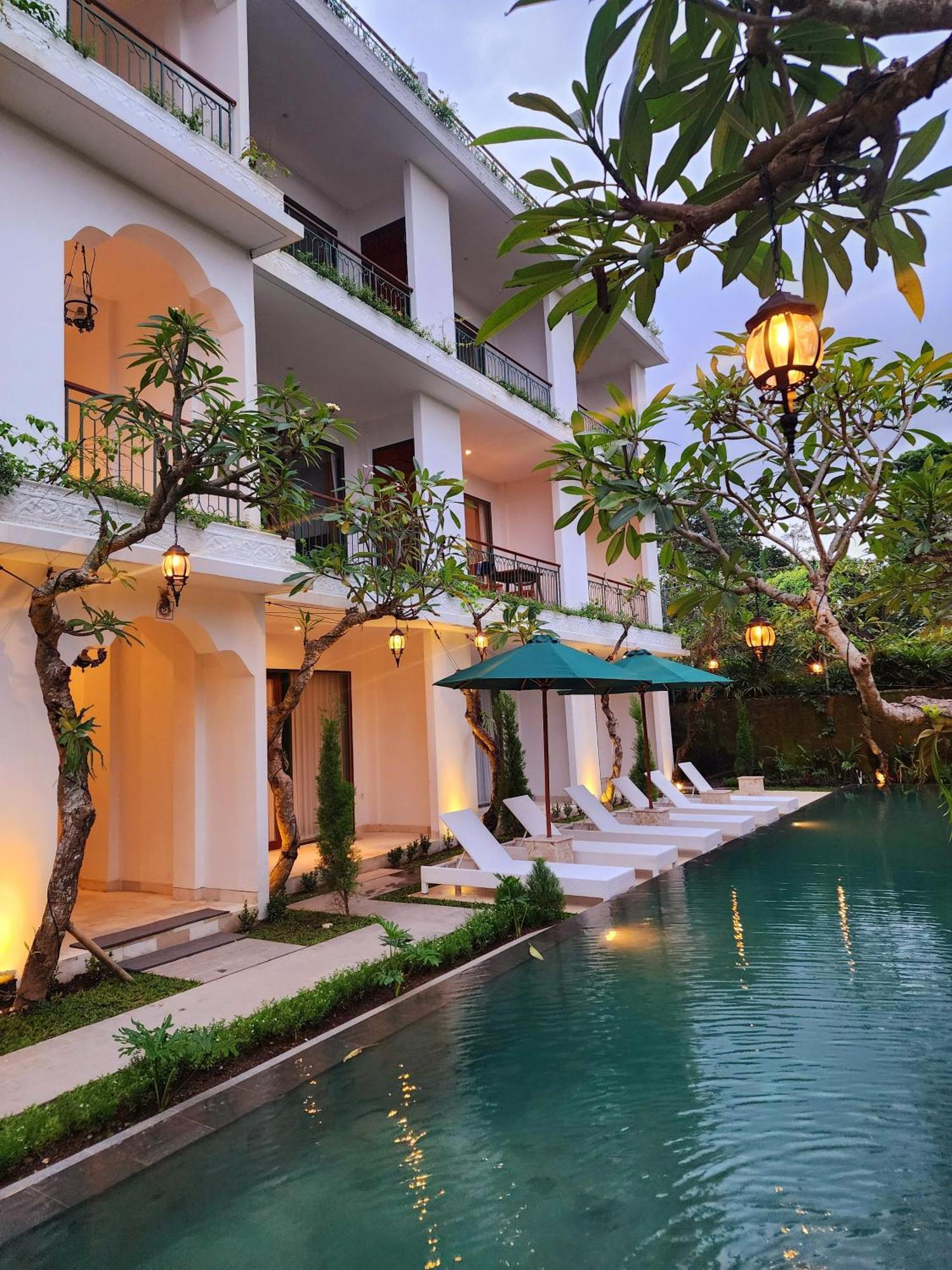 Sabana Bliss Pool View