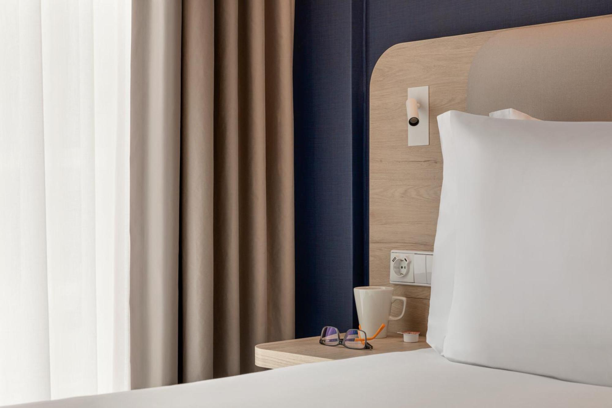 Standaard Kamer met Queensize Bed - Gratis Ontbijt