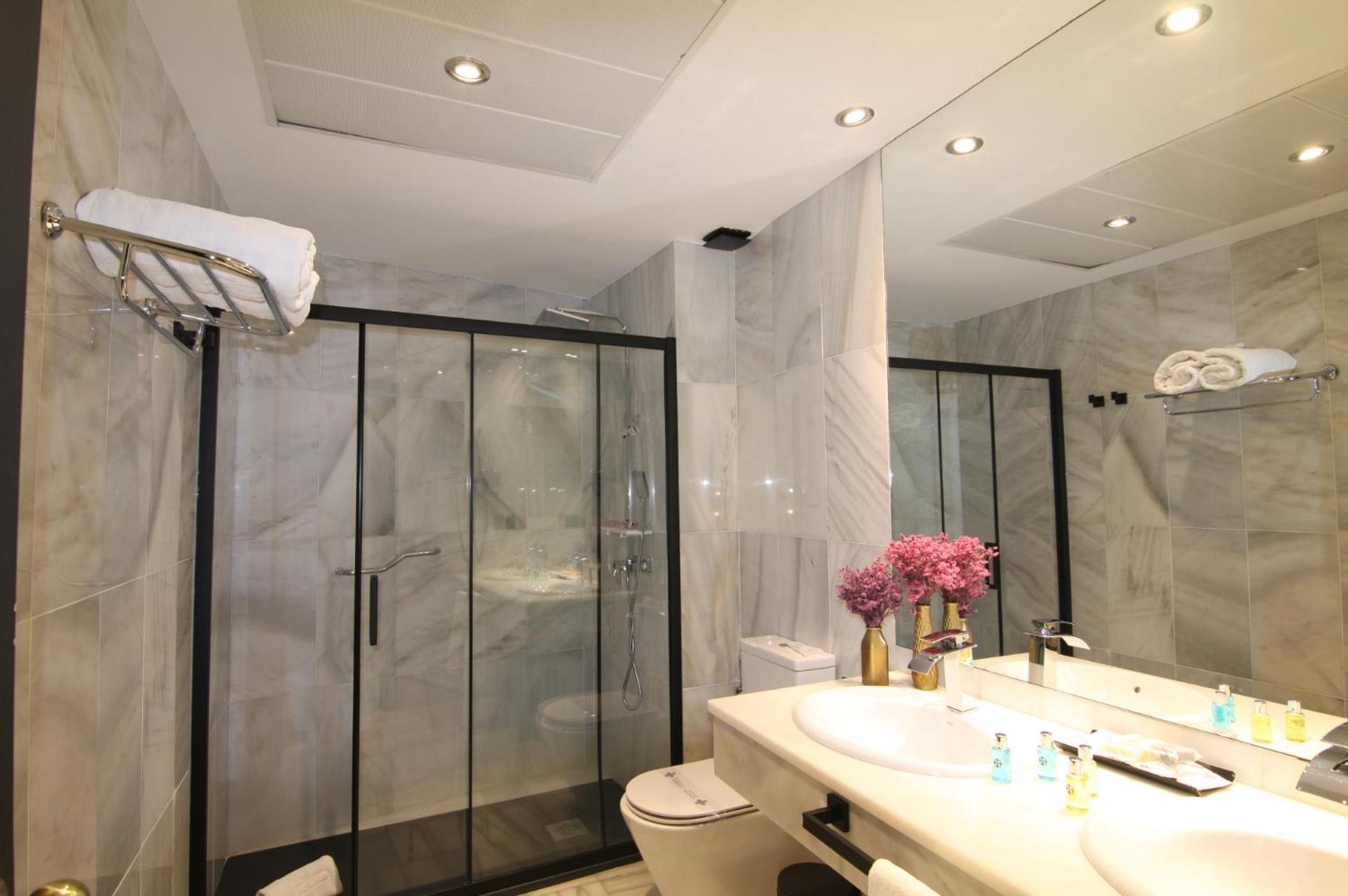Familiekamer (2 Volwassenen + 1 Kind)