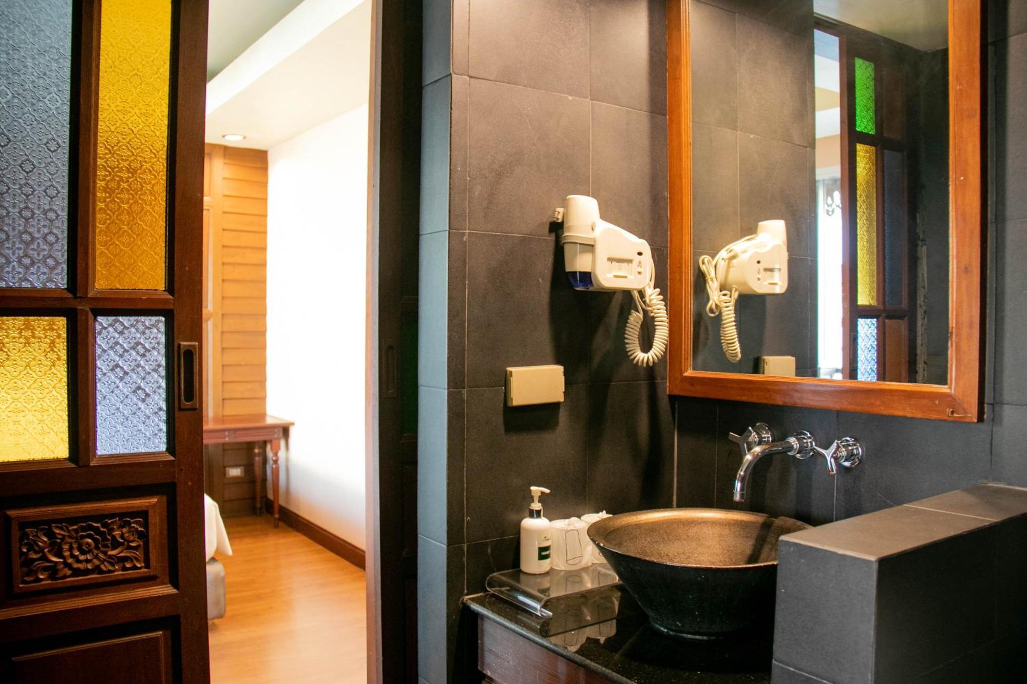 Deluxe Room Second Building
