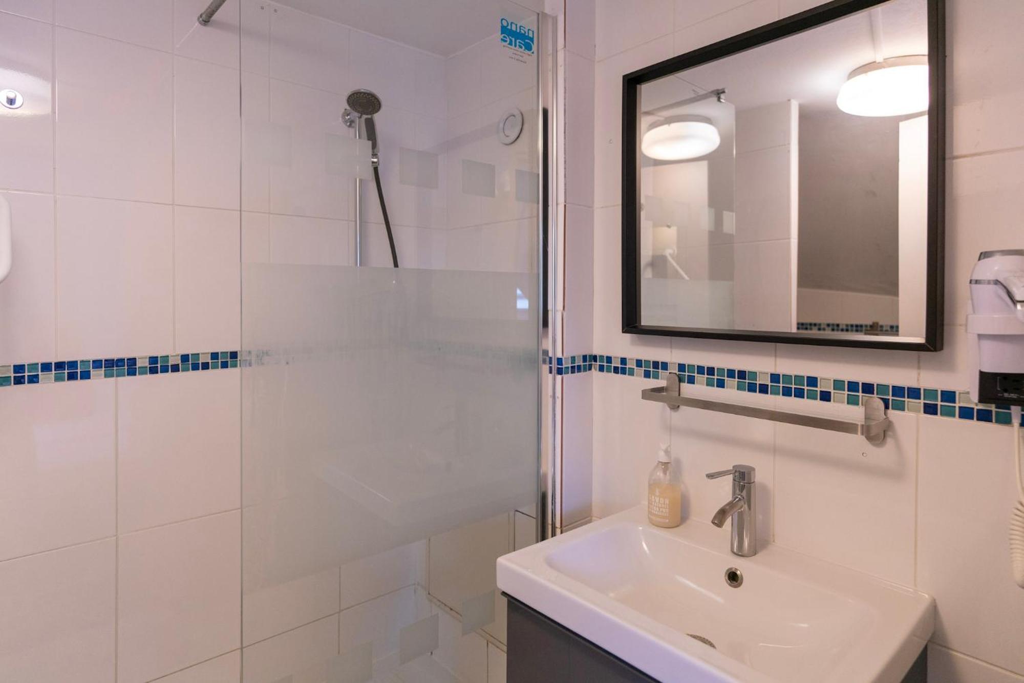 Tweepersoonskamer met 2 Aparte Bedden