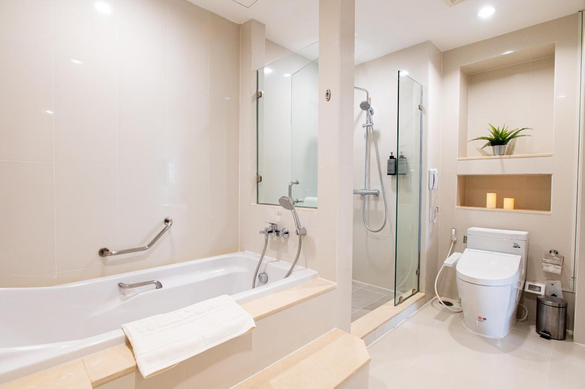 Deluxe Double or Twin Room Balcony