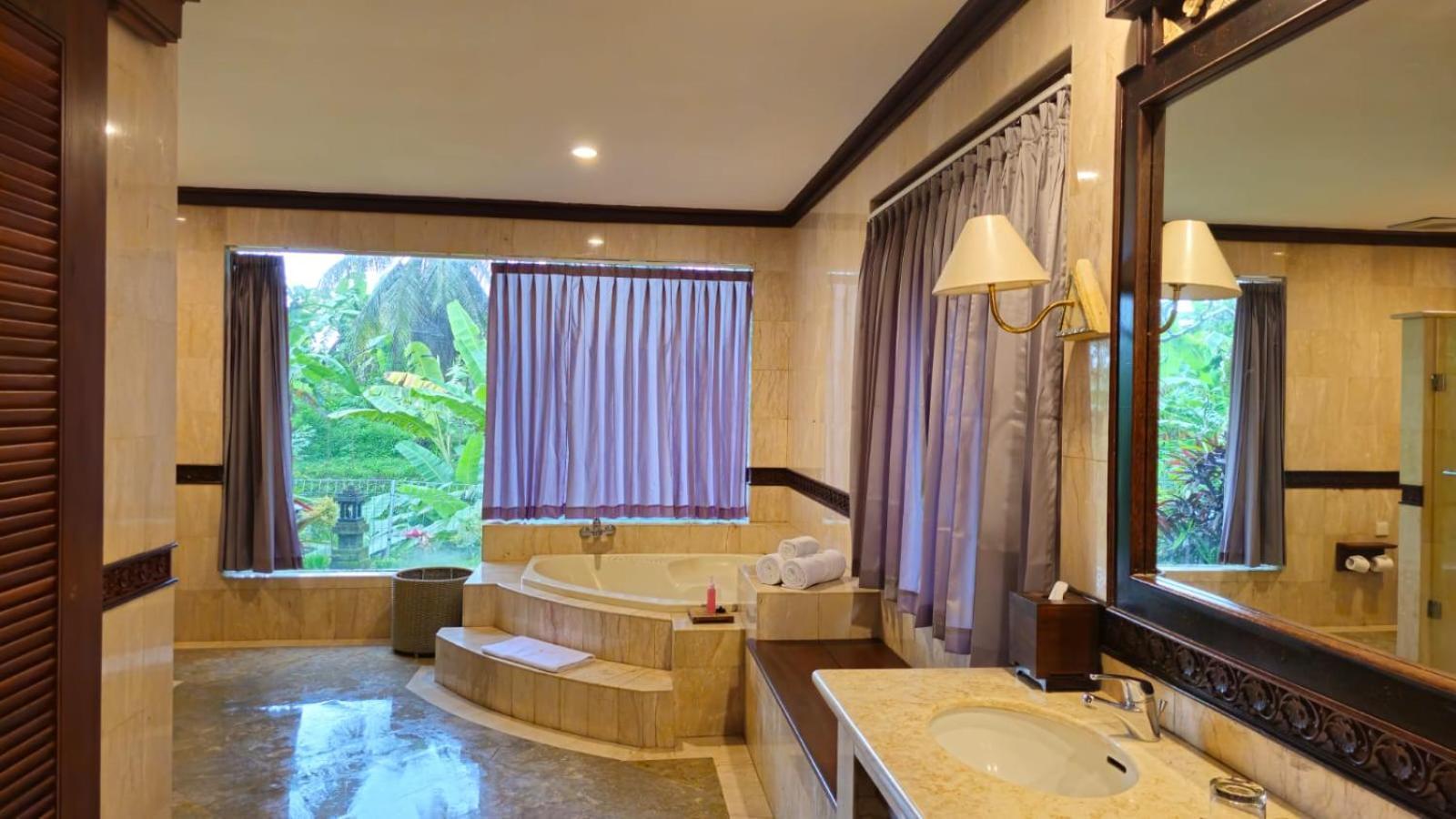 Luxury Suite