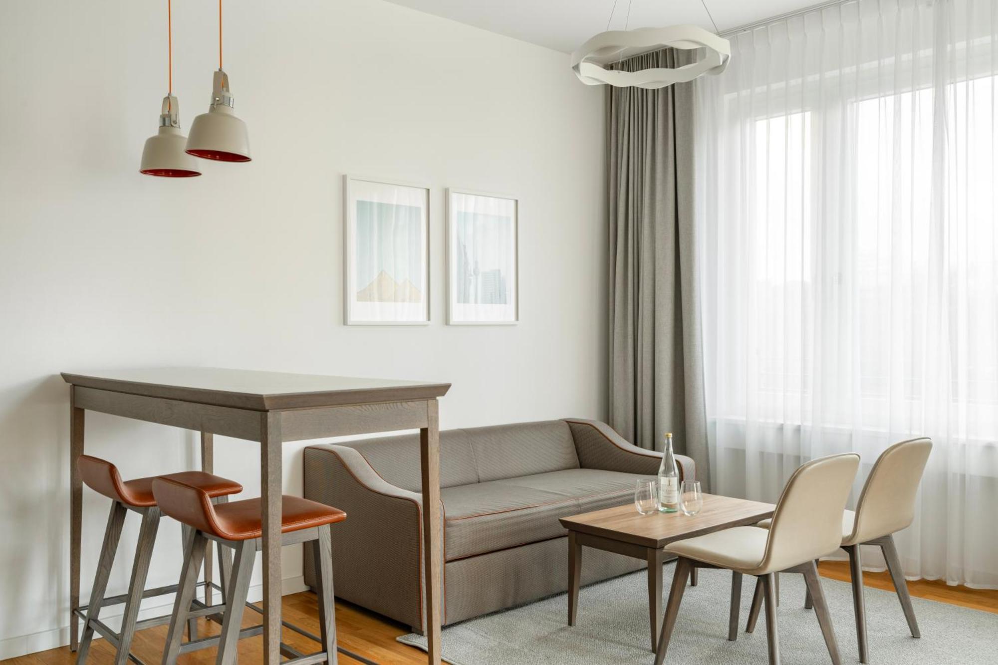 Appartement Suite met Woonruimte en Loggia