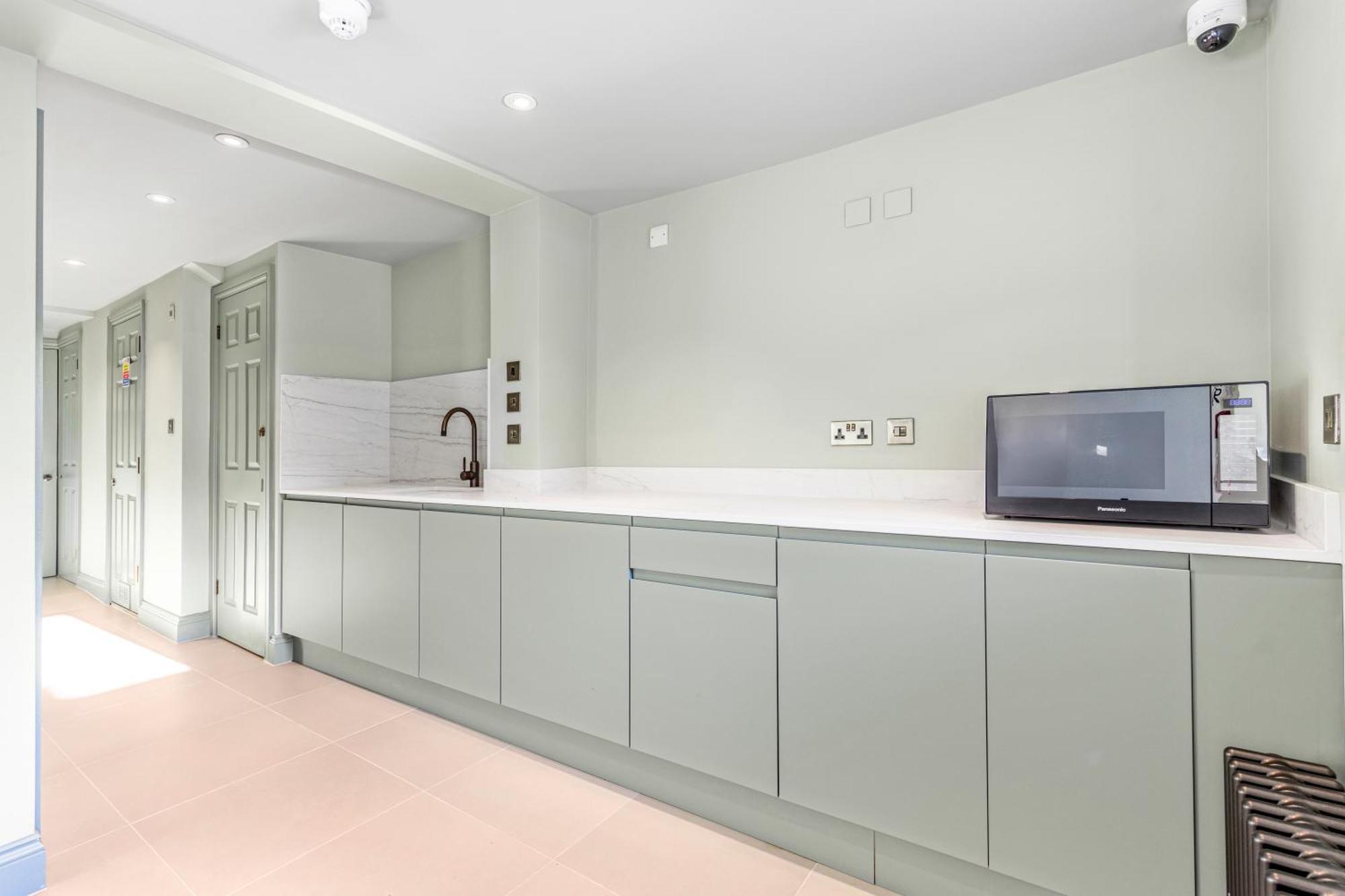 Tweepersoonskamer met 2 Aparte Bedden en Eigen Externe Badkamer