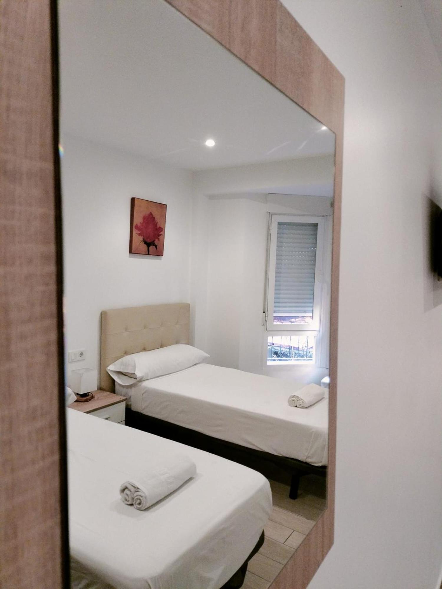 Double or Twin Room Private Bathroom