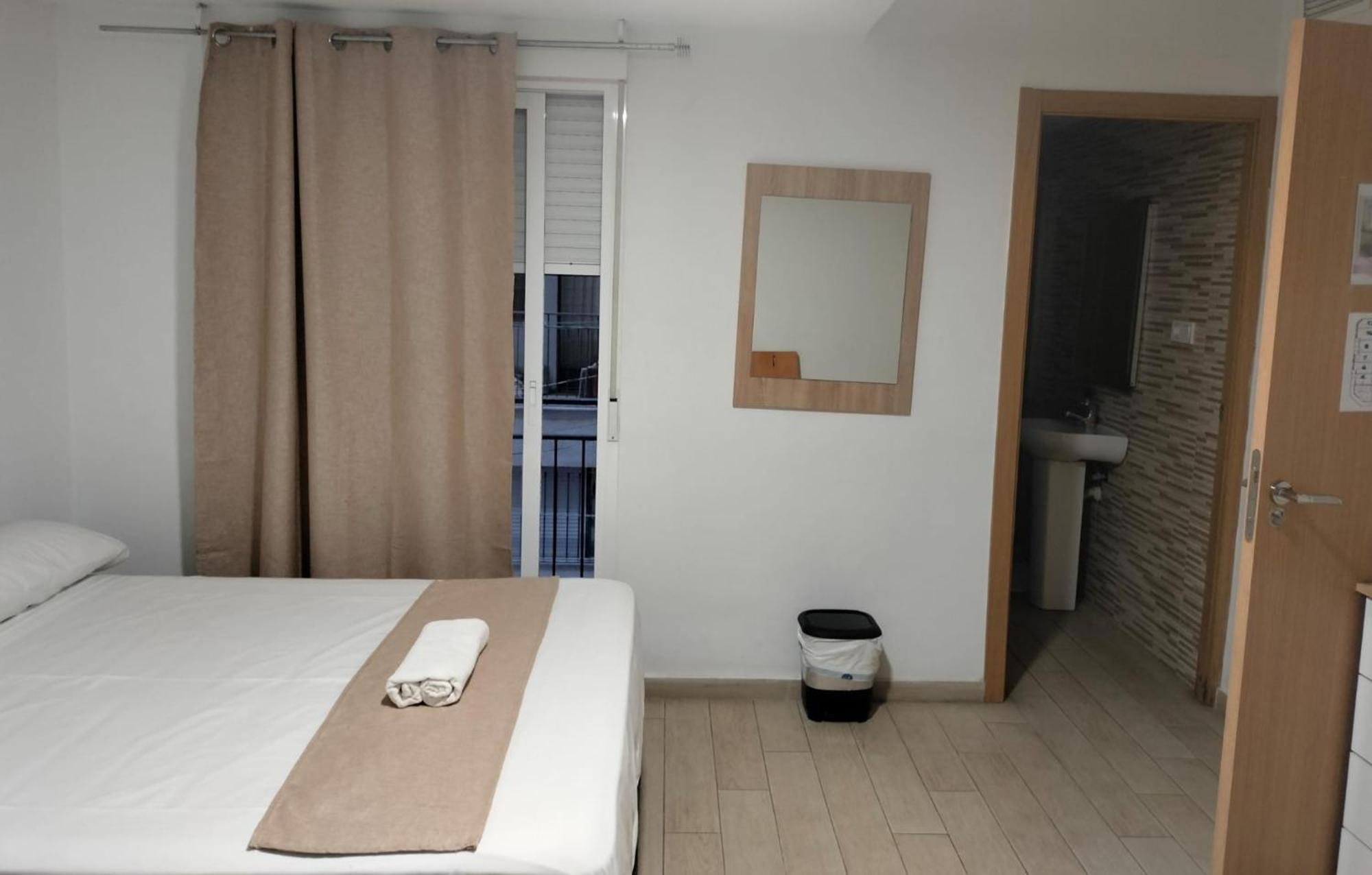 Economy Triple Room