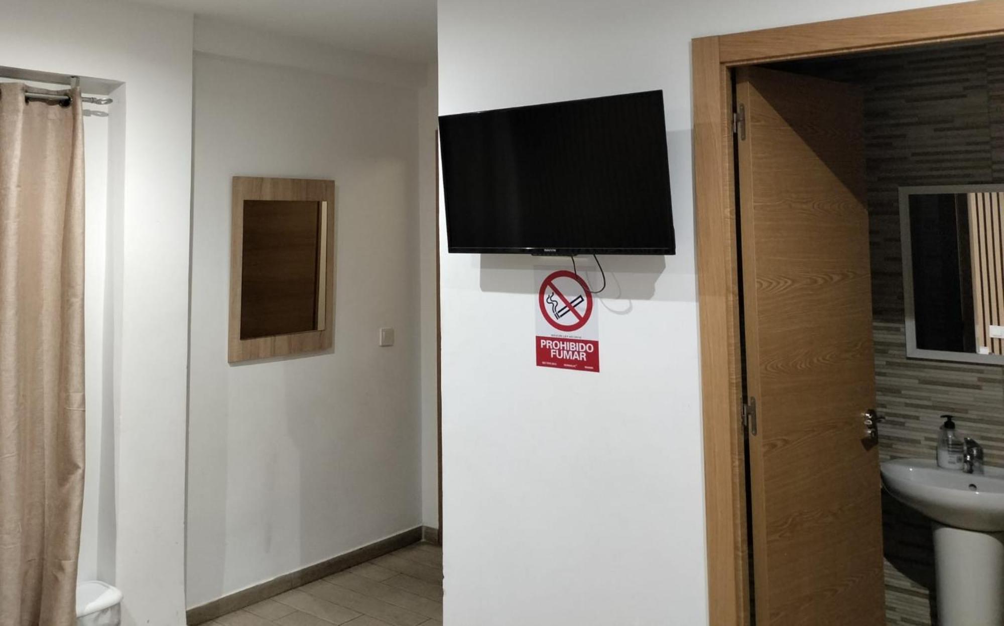 Single Room Private Bathroom