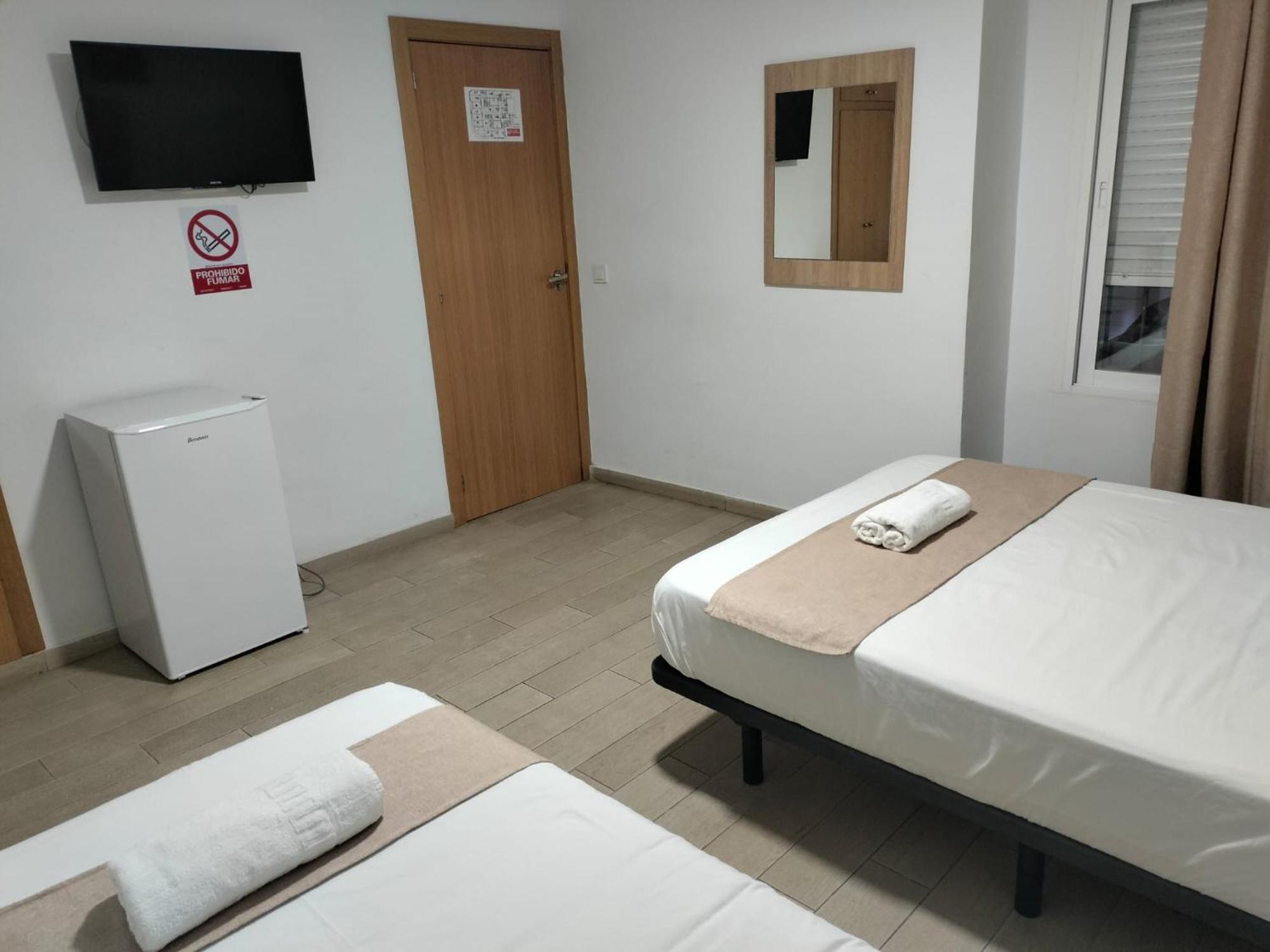 Economy Triple Room