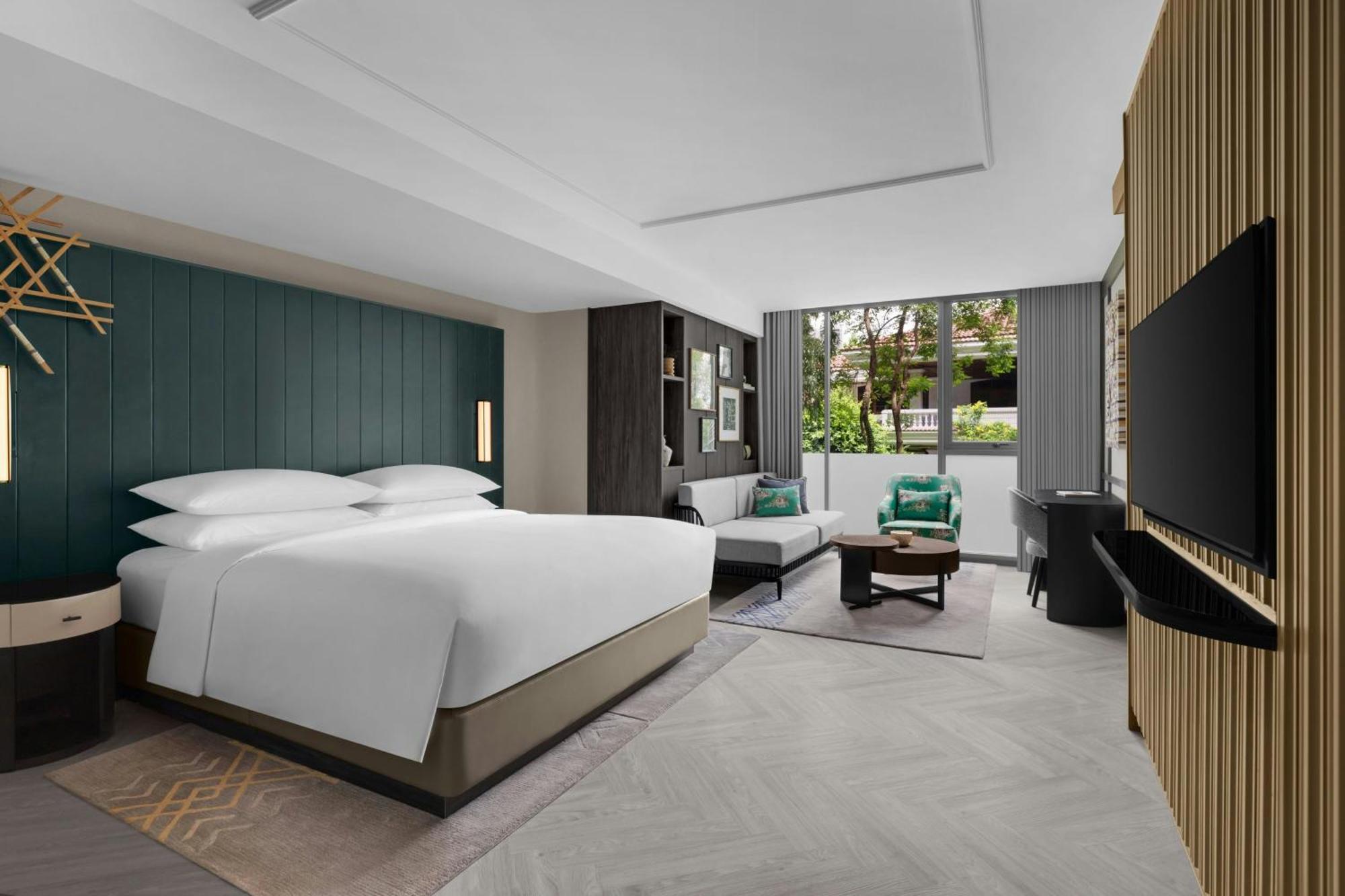 Emerald King Studio Suite Club Benefits