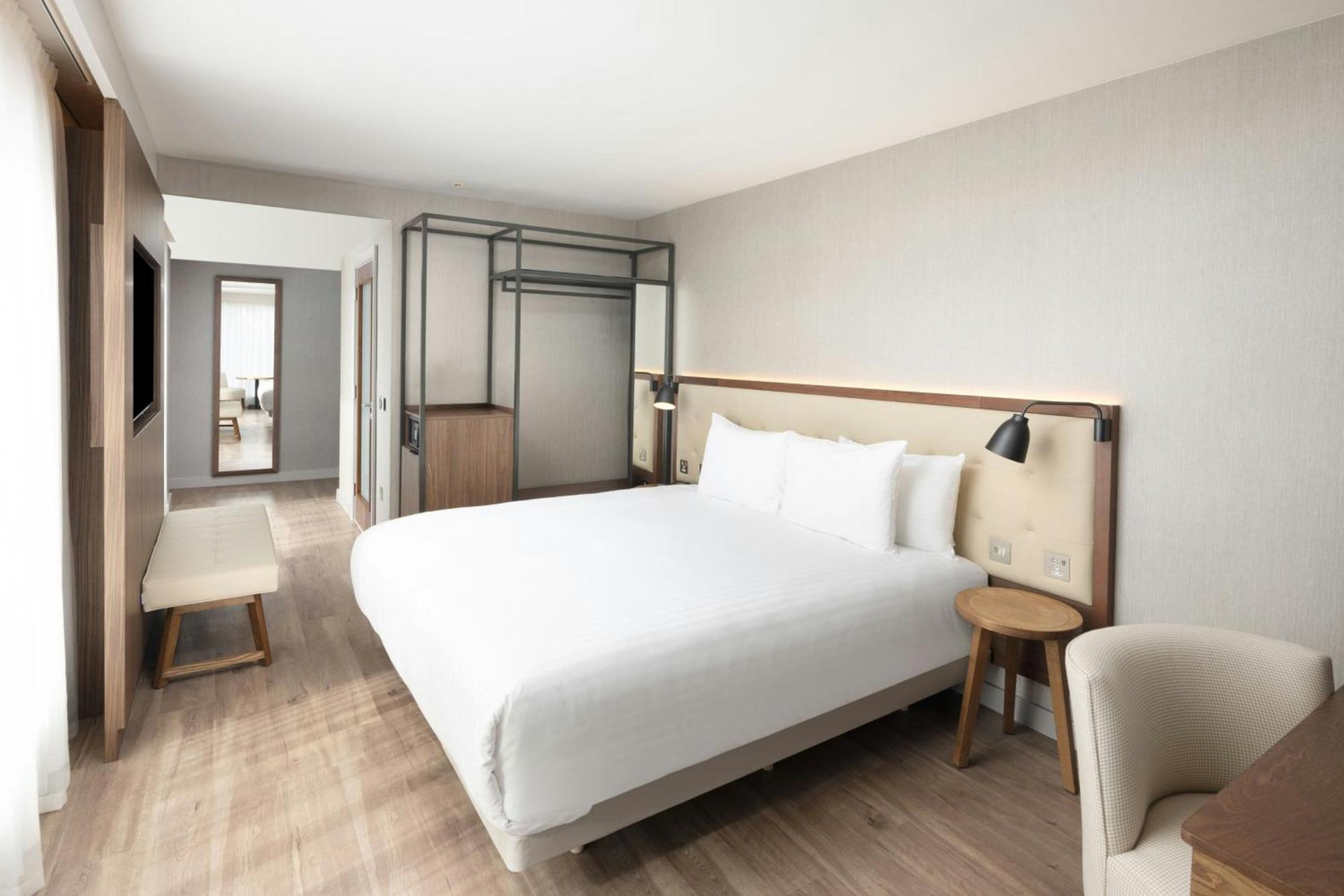 Superior King Room
