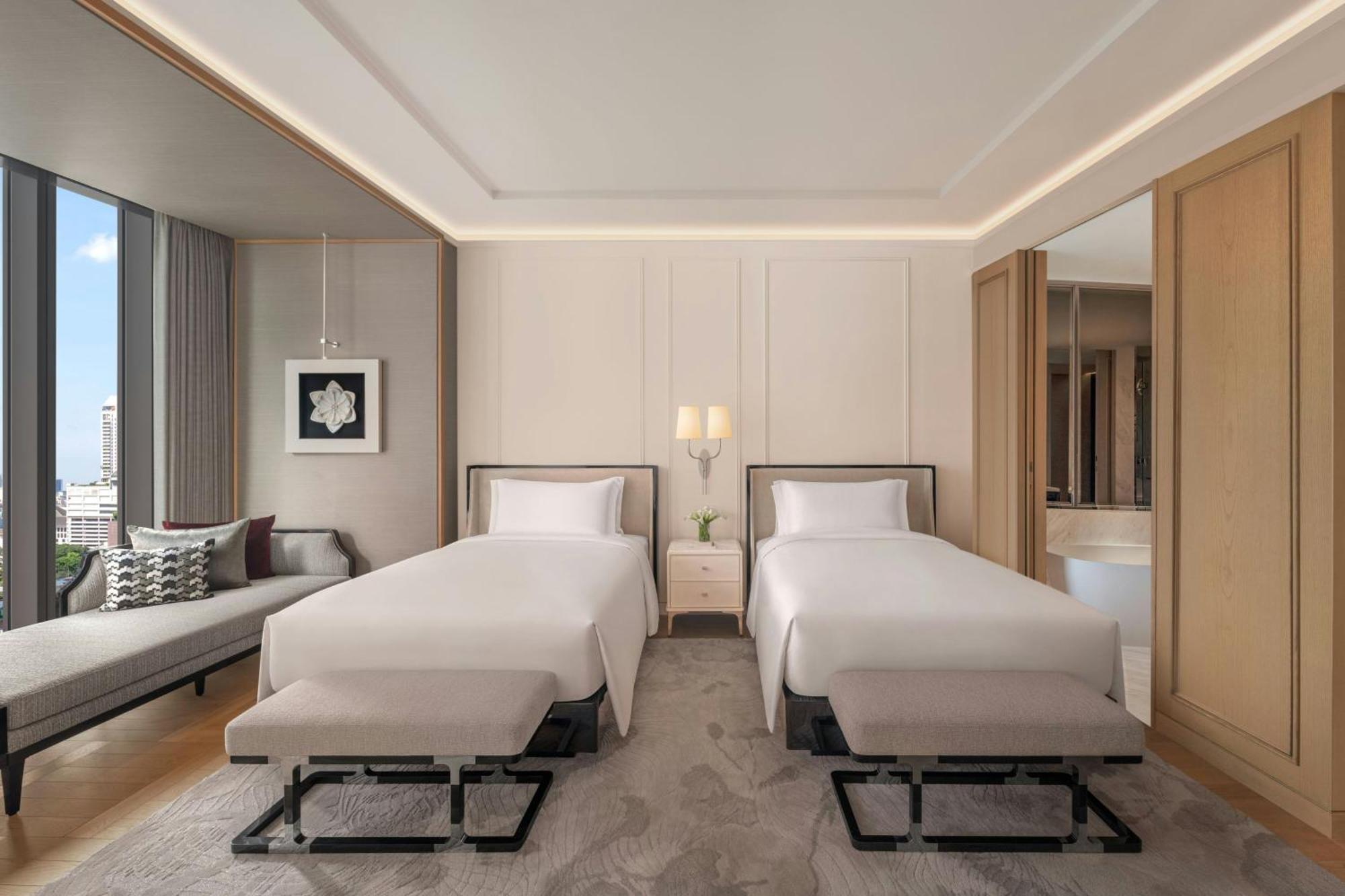 Family Suite Lumpini Park View Club Lounge Access