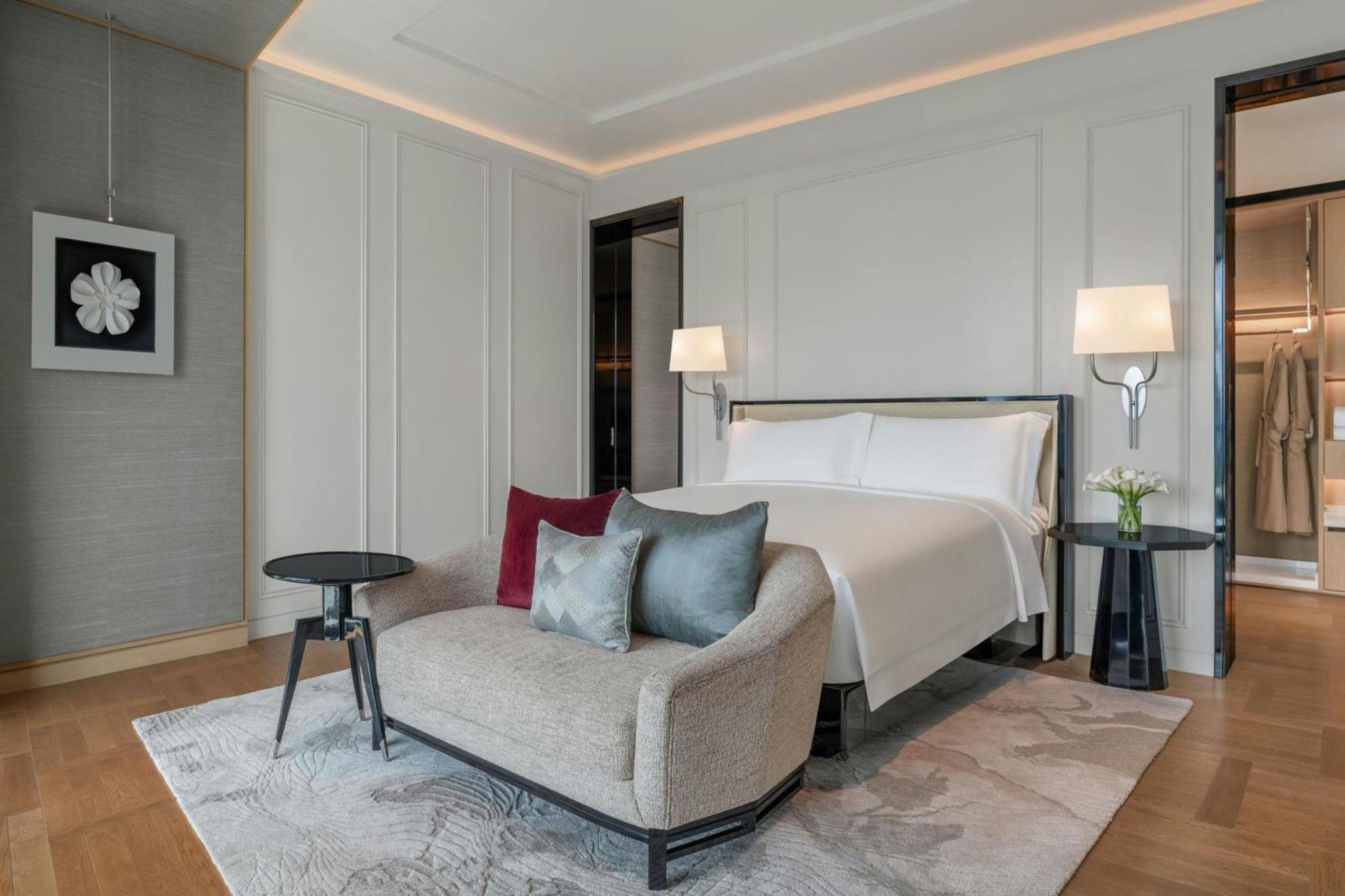 Family Suite Lumpini Park View Club Lounge Access