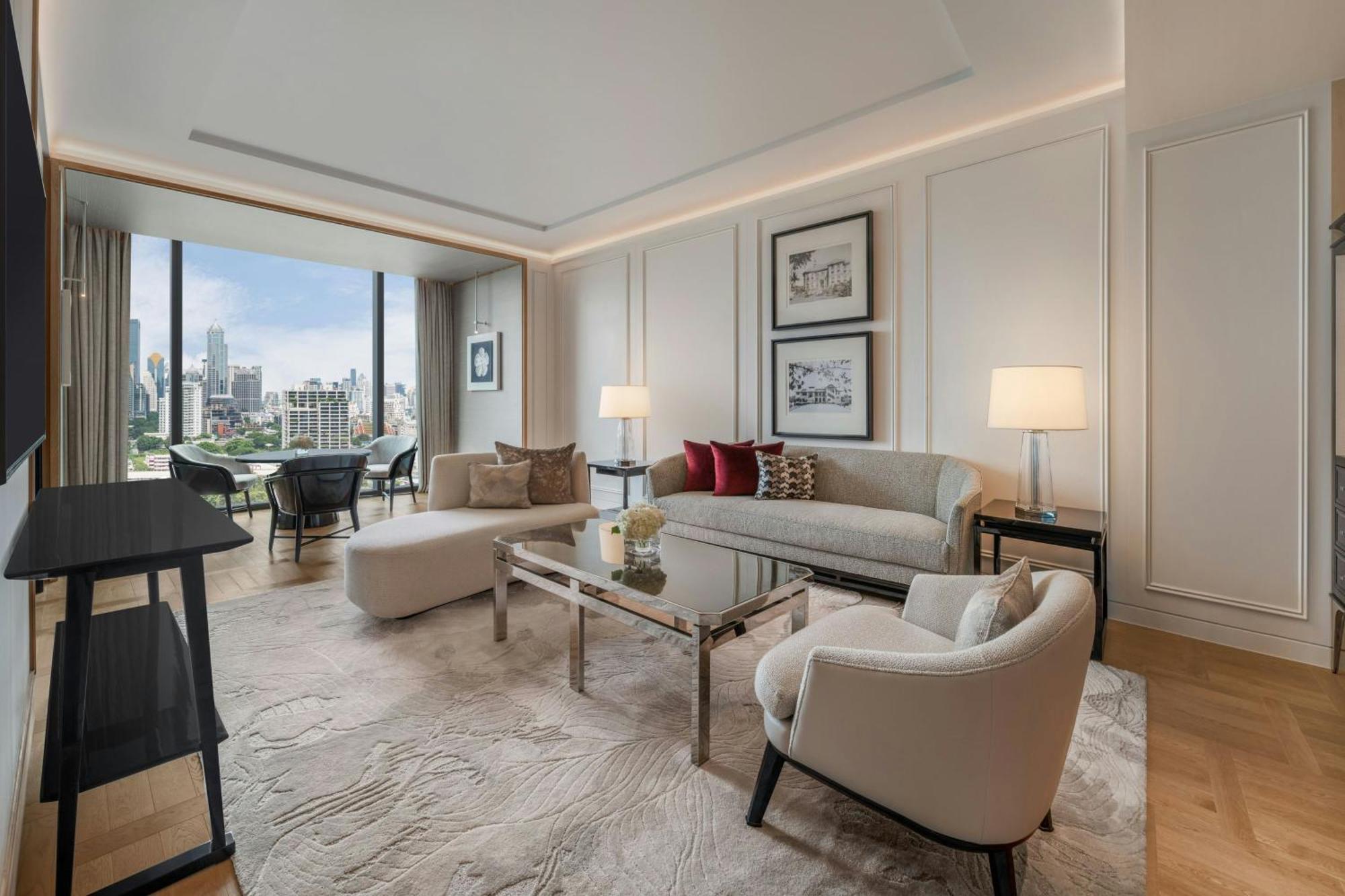 Marigold King Suite Balcony Park View