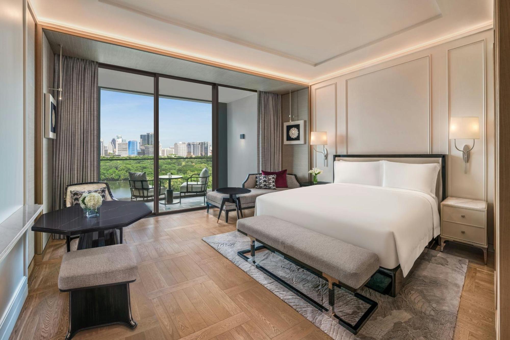 Deluxe King Room Balcony Park View