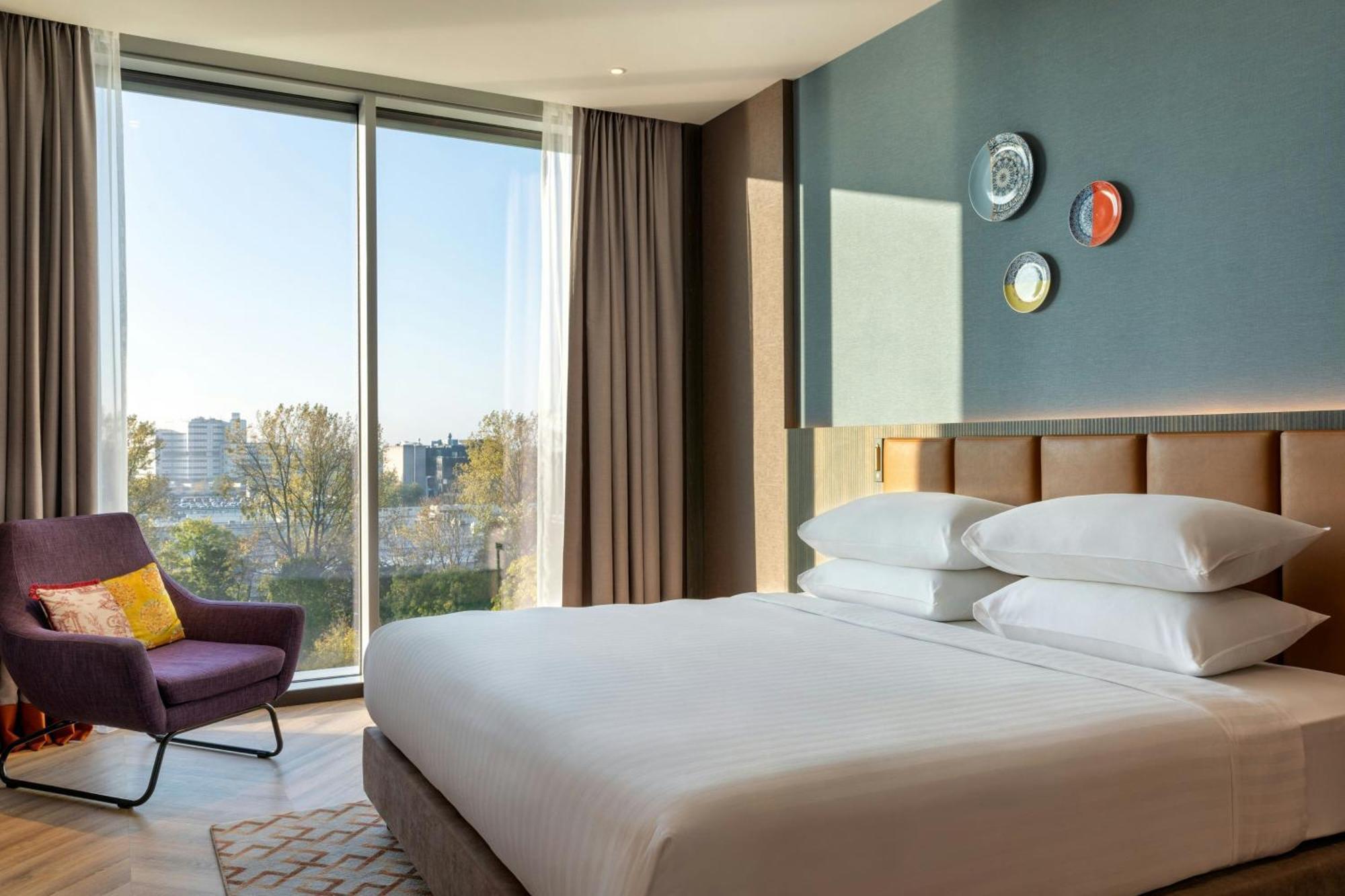 Deluxe Super Kamer met Kingsize Bed