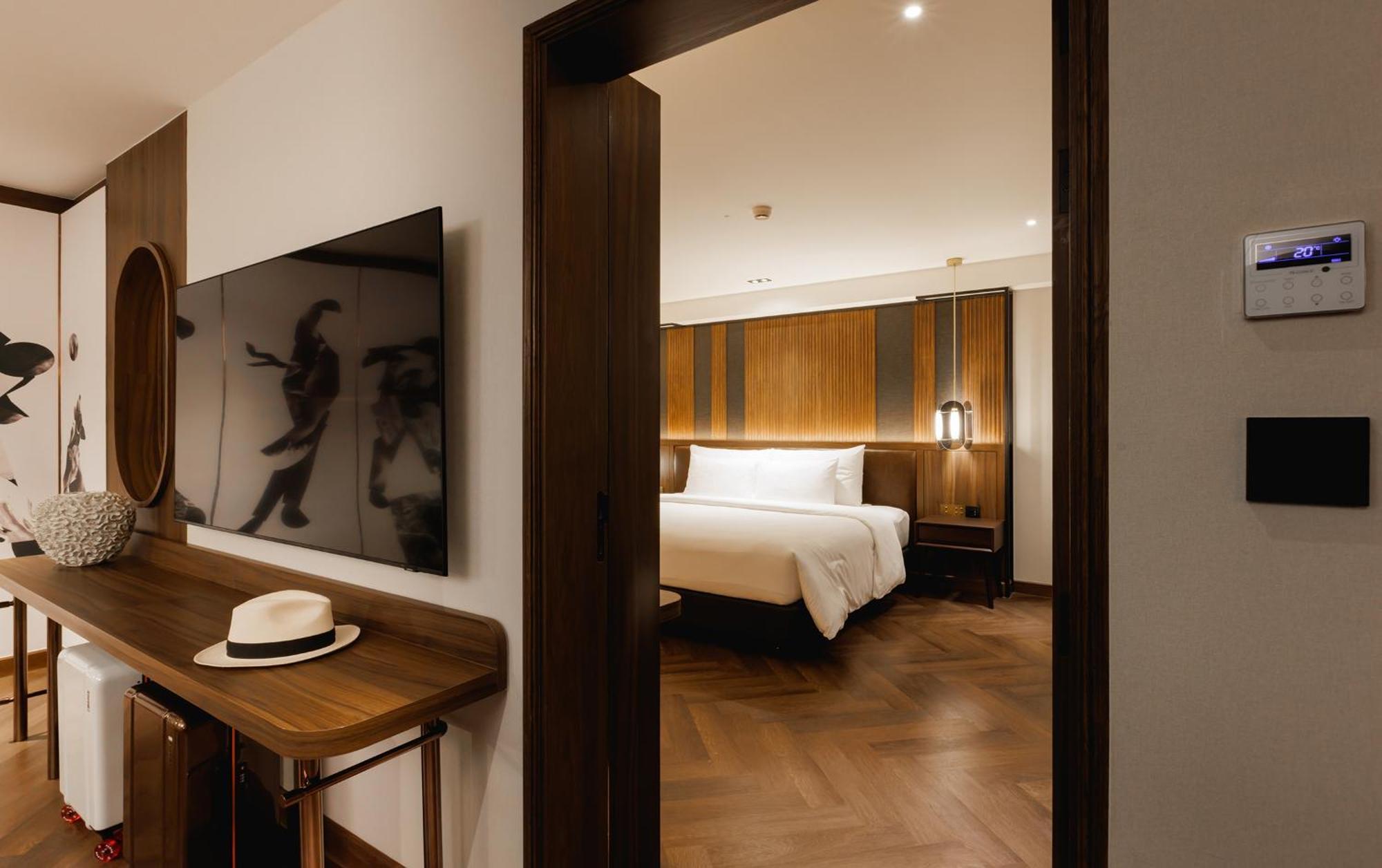 One-Bedroom King Suite