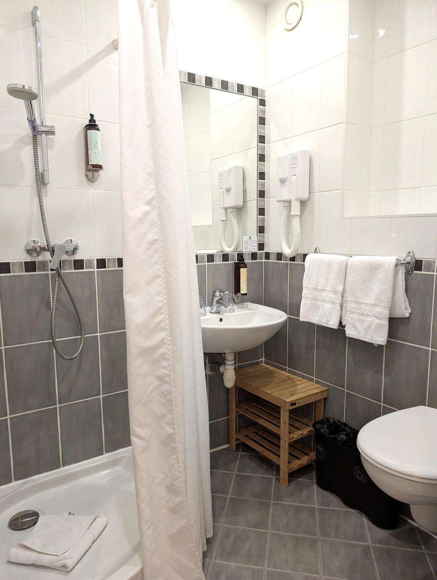Tweepersoonskamer met 2 Aparte Bedden