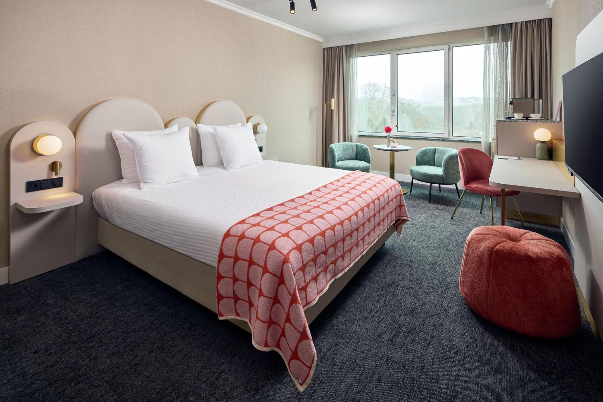 Deluxe Room,1645873355:JPEG
