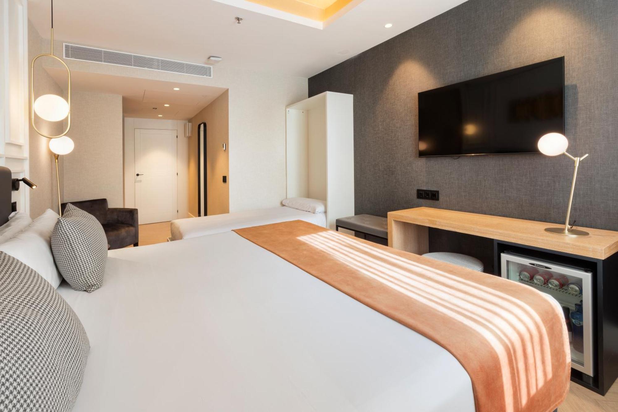 Exterior Premium Triple Room
