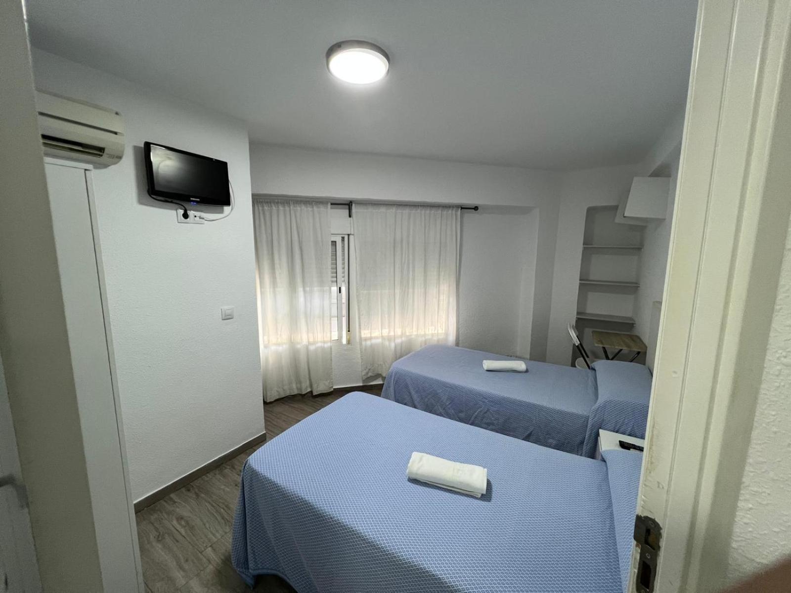 Twin Room Private Bathroom without shower