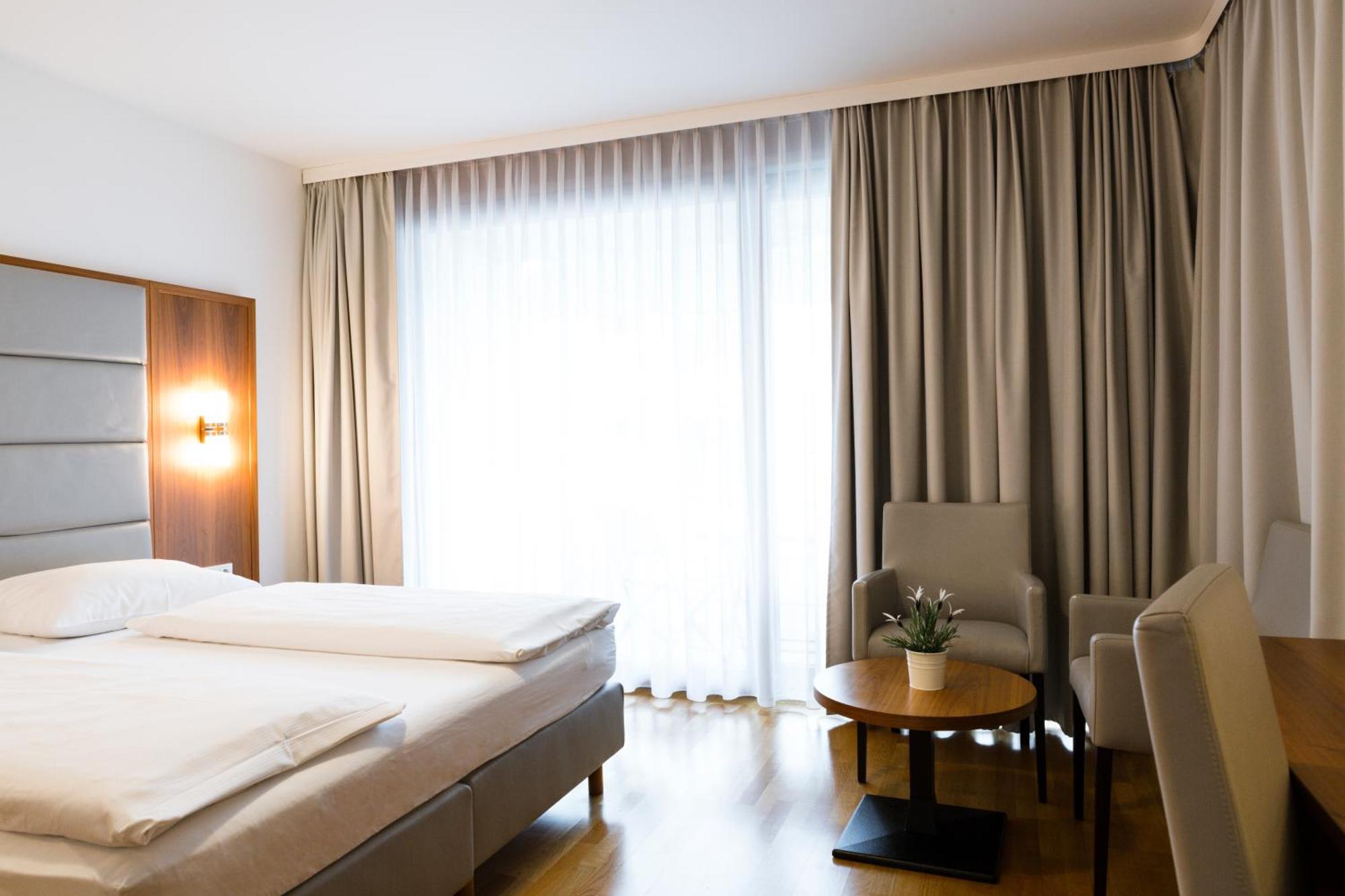 Double Room Balcony Annex