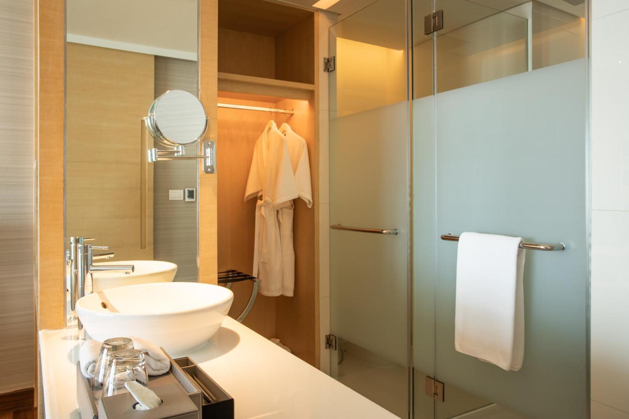 Panorama River View Room