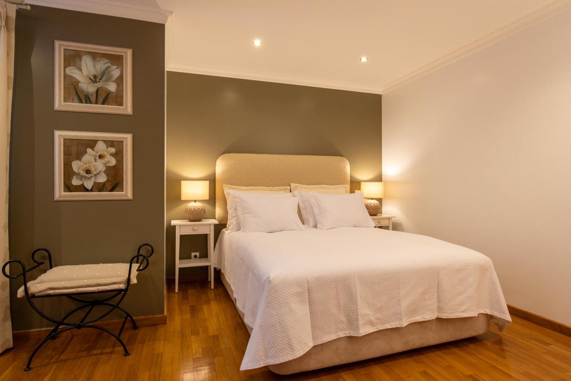 Deluxe Double Room Bath