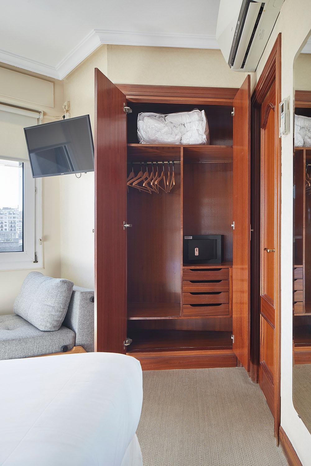 Double or Twin Room Sea View