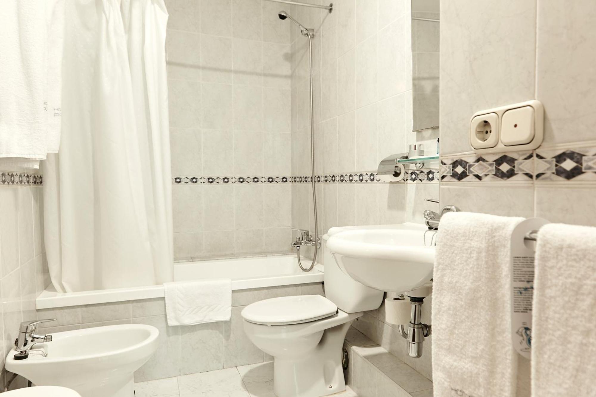 Double or Twin Room Sea View
