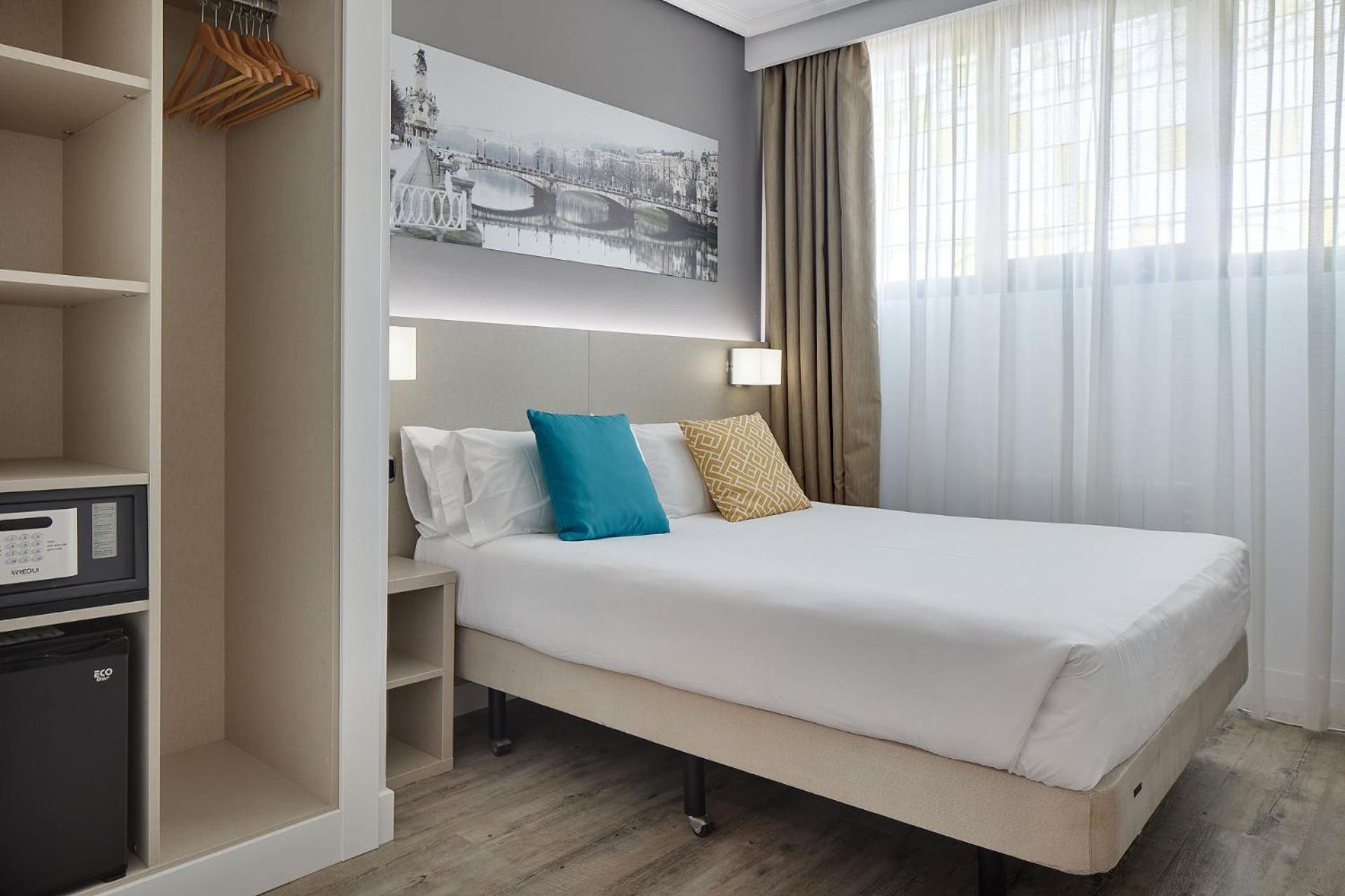 Single Room Interior Facing