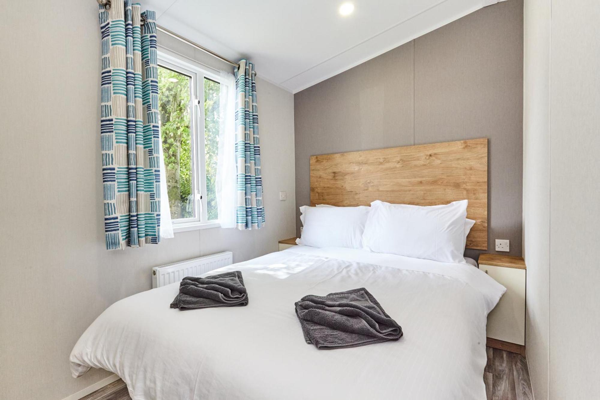 Comfort 3 Bedroom Caravan Hot Tub Pet Friendly