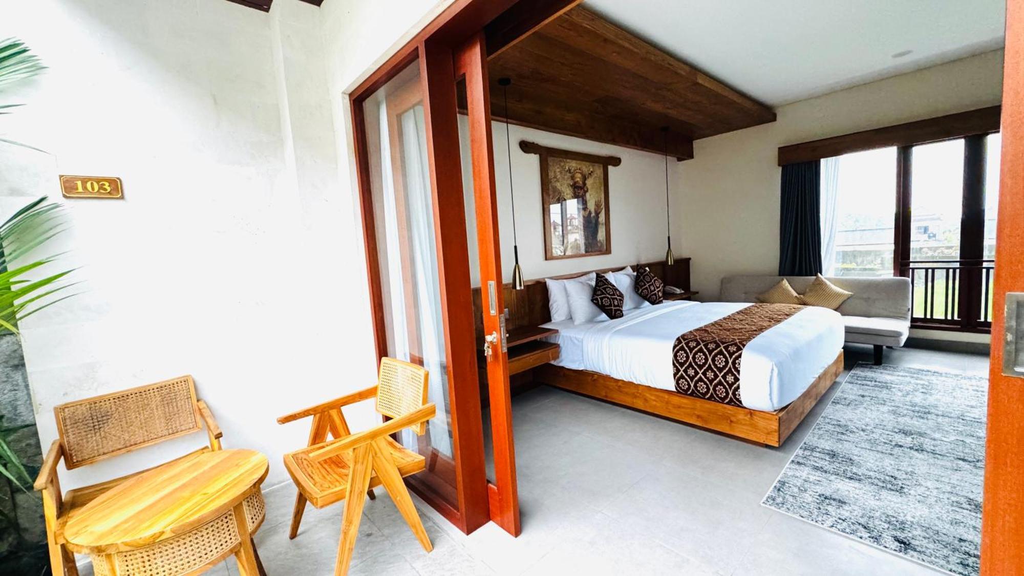 Deluxe Suite